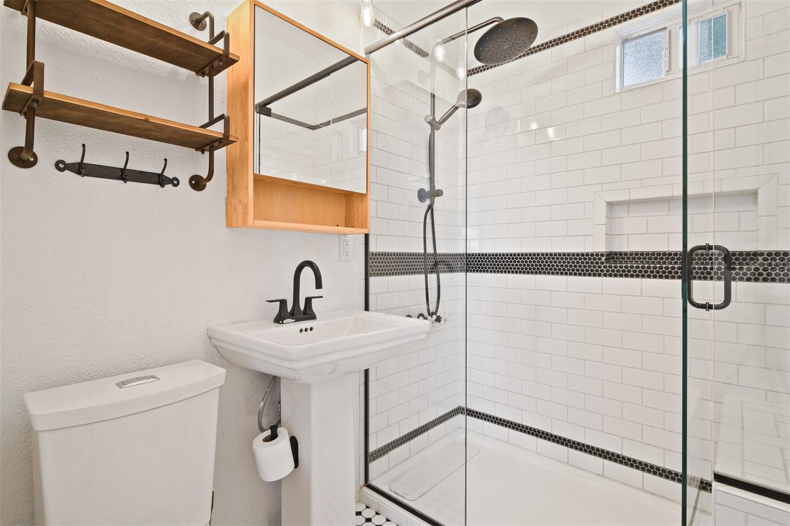 Image 10 of 18 For 315 Prescott Street