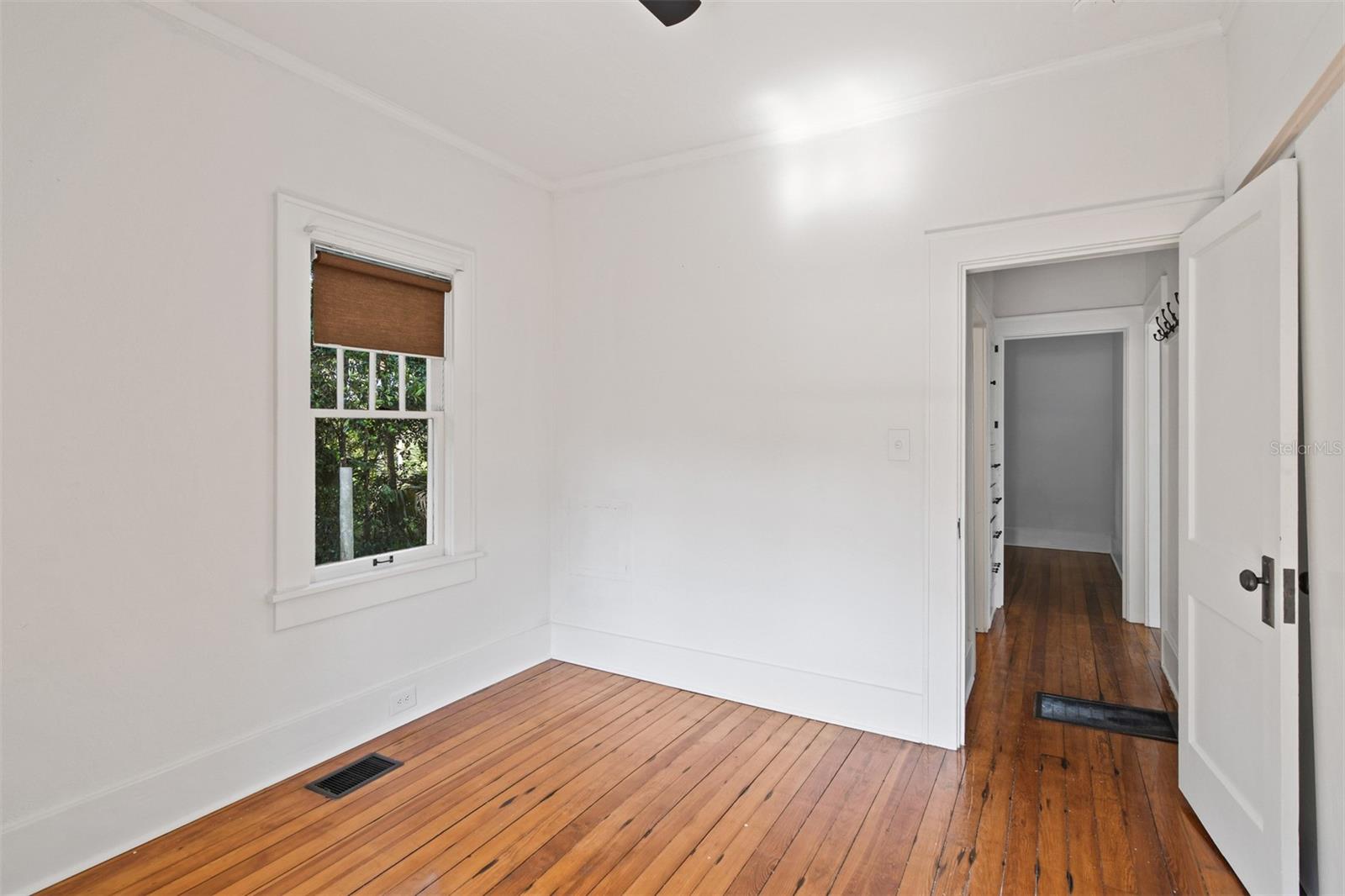 Image 12 of 18 For 315 Prescott Street