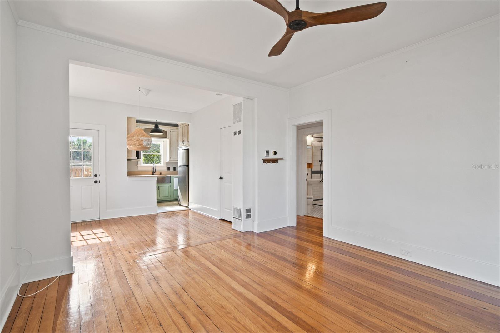 Image 13 of 18 For 315 Prescott Street