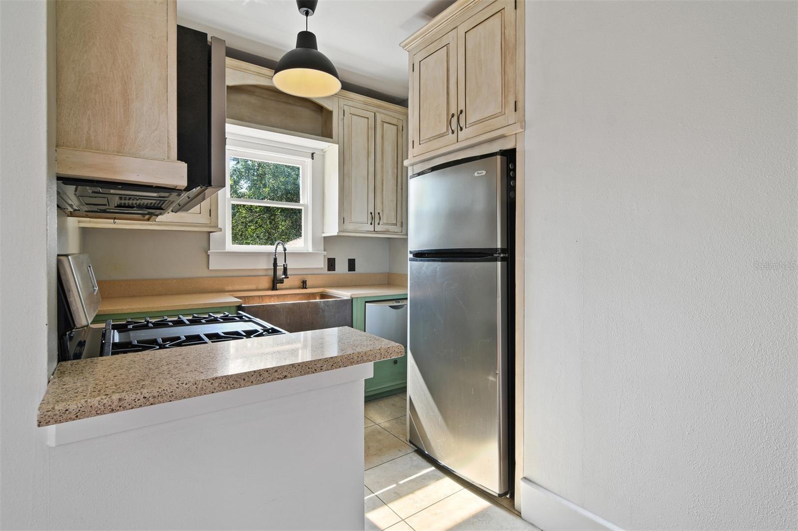 Image 8 of 18 For 315 Prescott Street