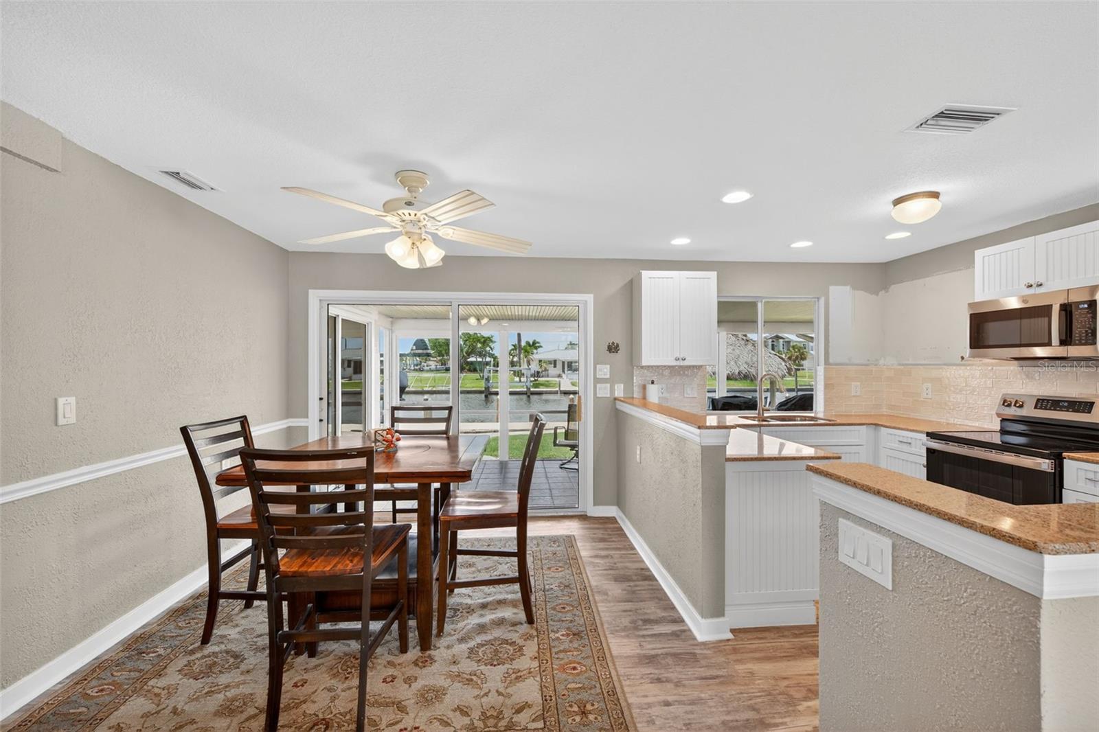 Image 12 of 52 For 24277 Treasure Island Boulevard