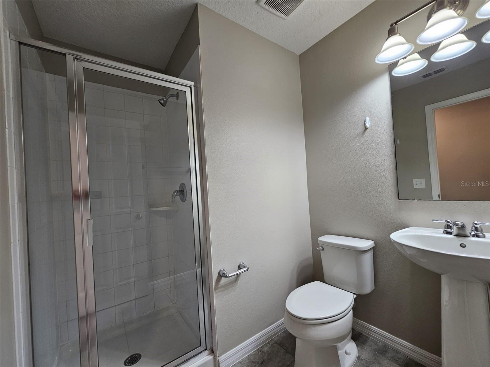 Image 18 of 27 For 5128 Crown Haven Drive