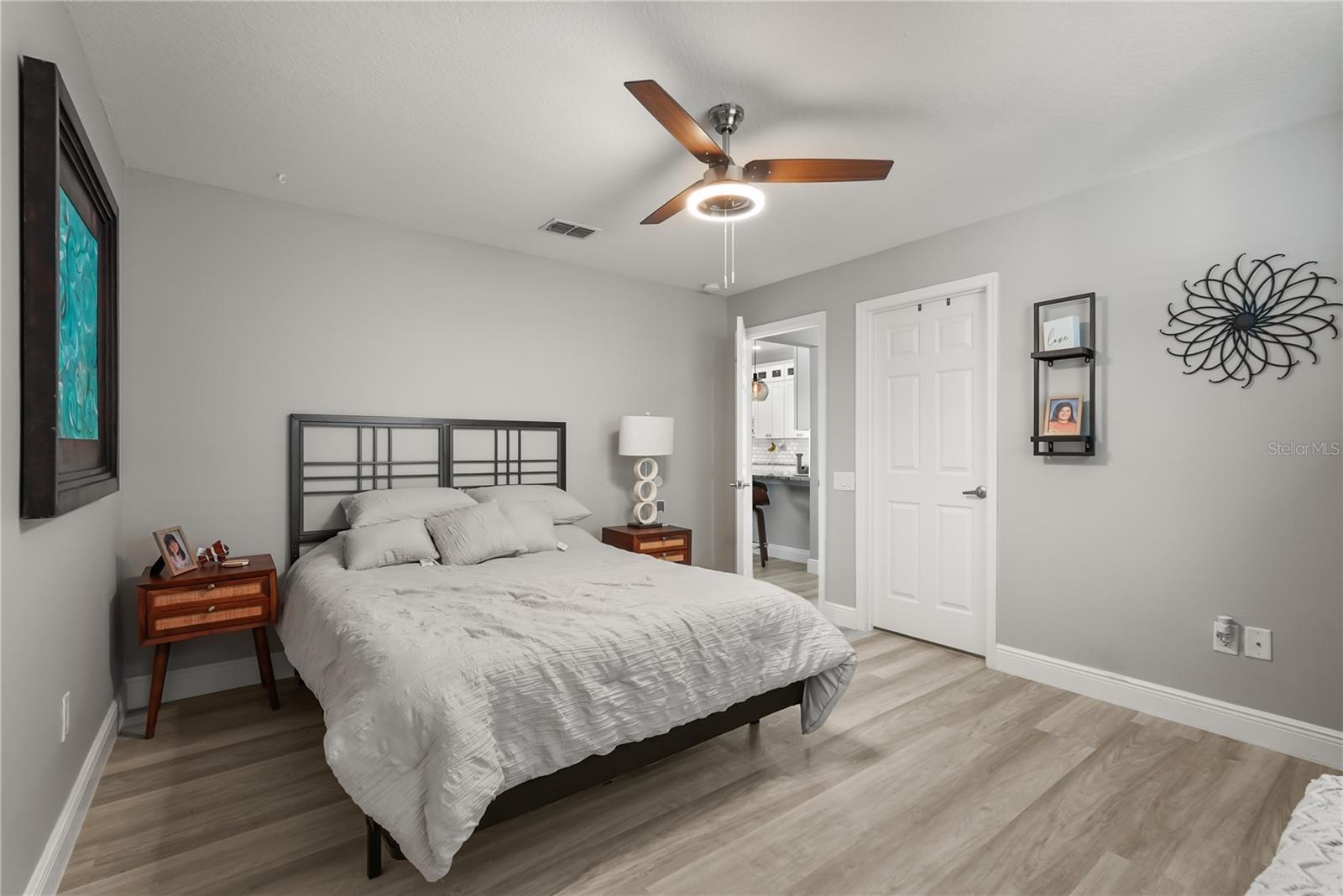 Image 22 of 47 For 6426 Montclair Bluff Lane
