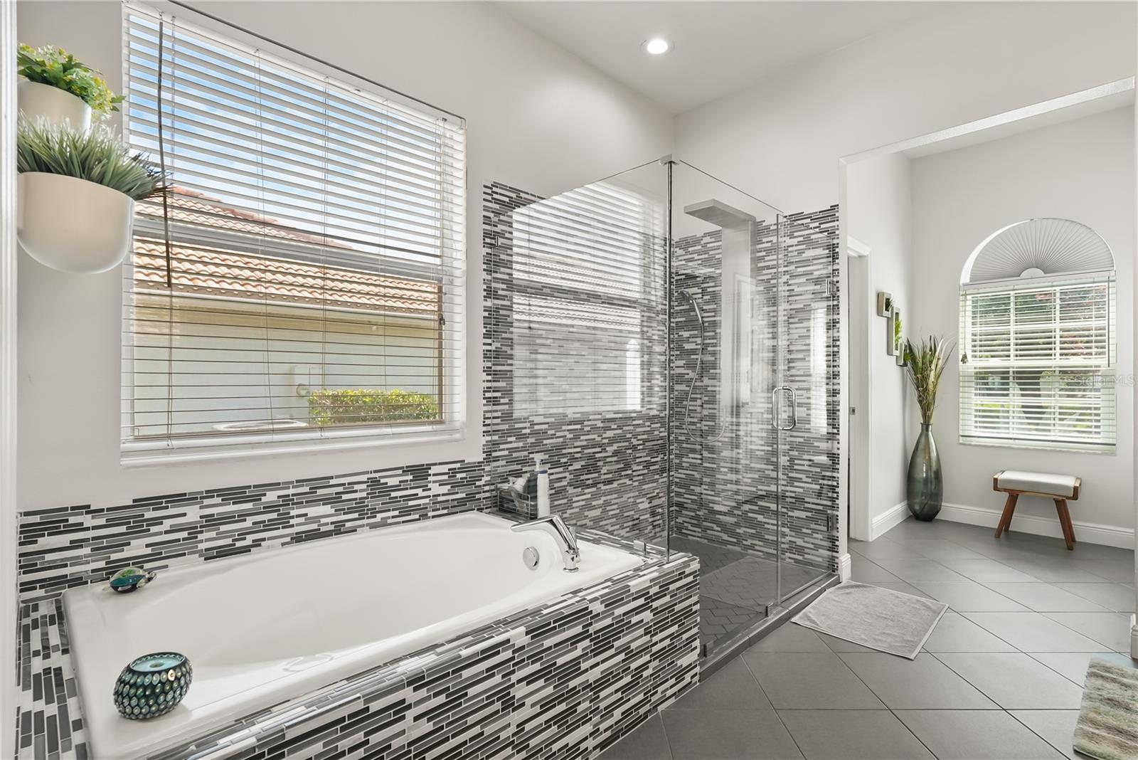 Image 32 of 47 For 6426 Montclair Bluff Lane