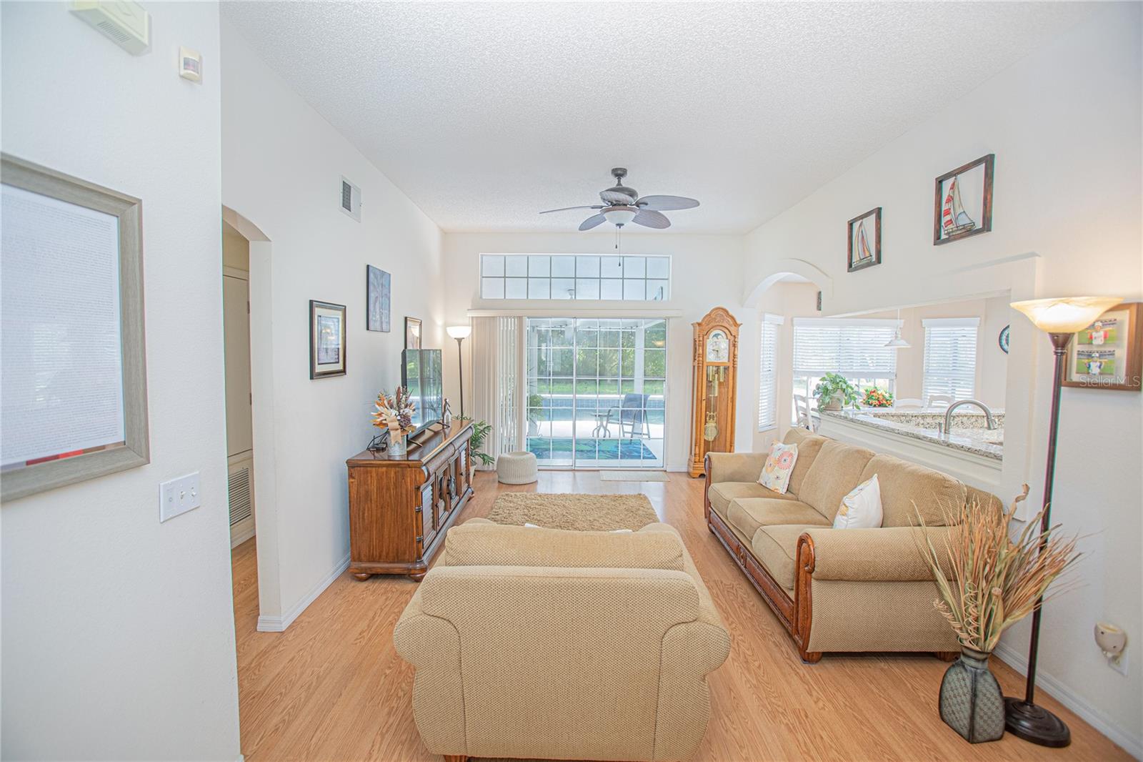 Image 10 of 33 For 3231 Furlong Way