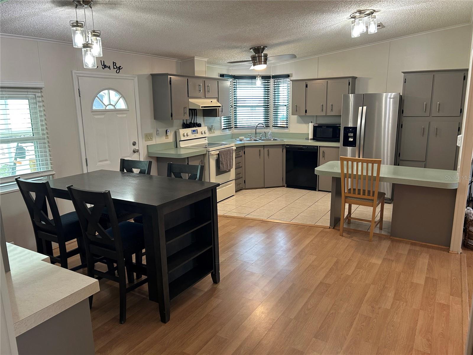 Image 7 of 18 For 125 Darlene Court