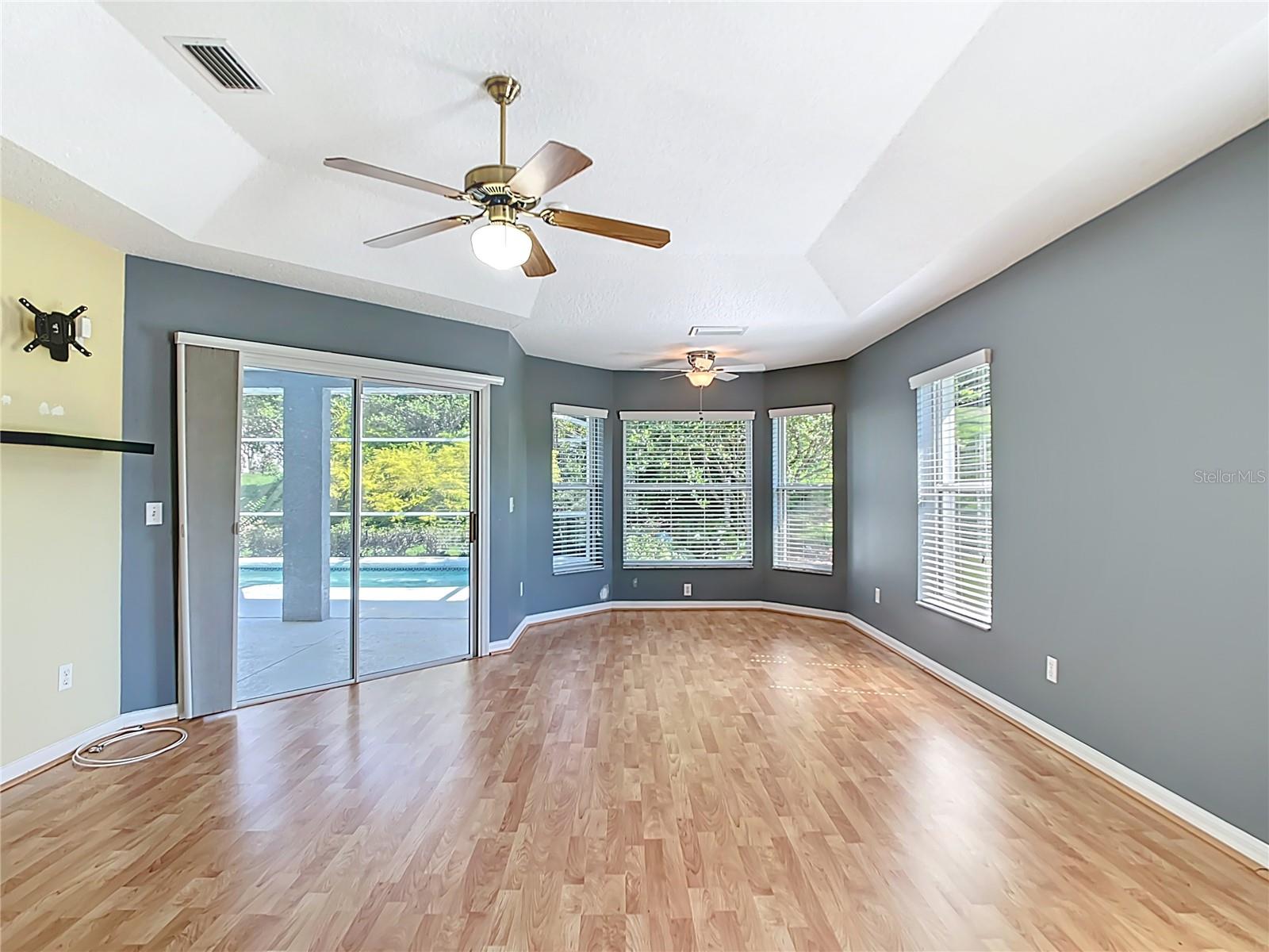 Image 15 of 41 For 5311 Saddleback Court