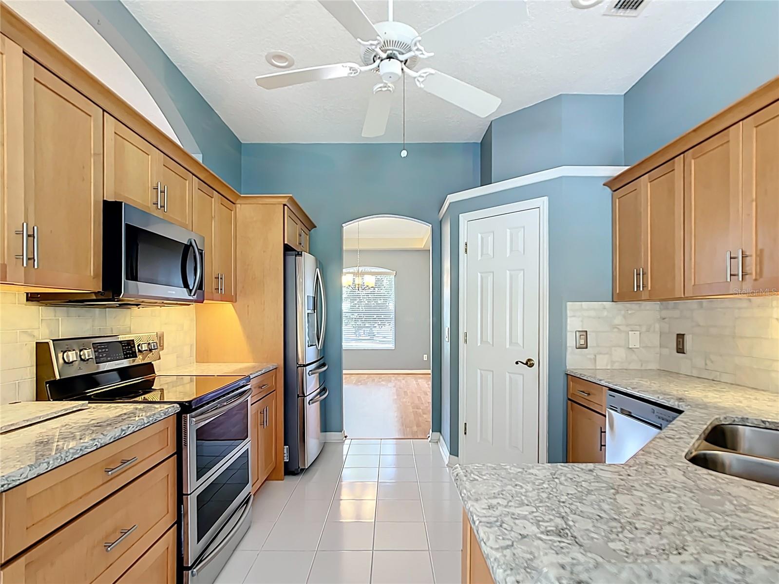 Image 20 of 41 For 5311 Saddleback Court