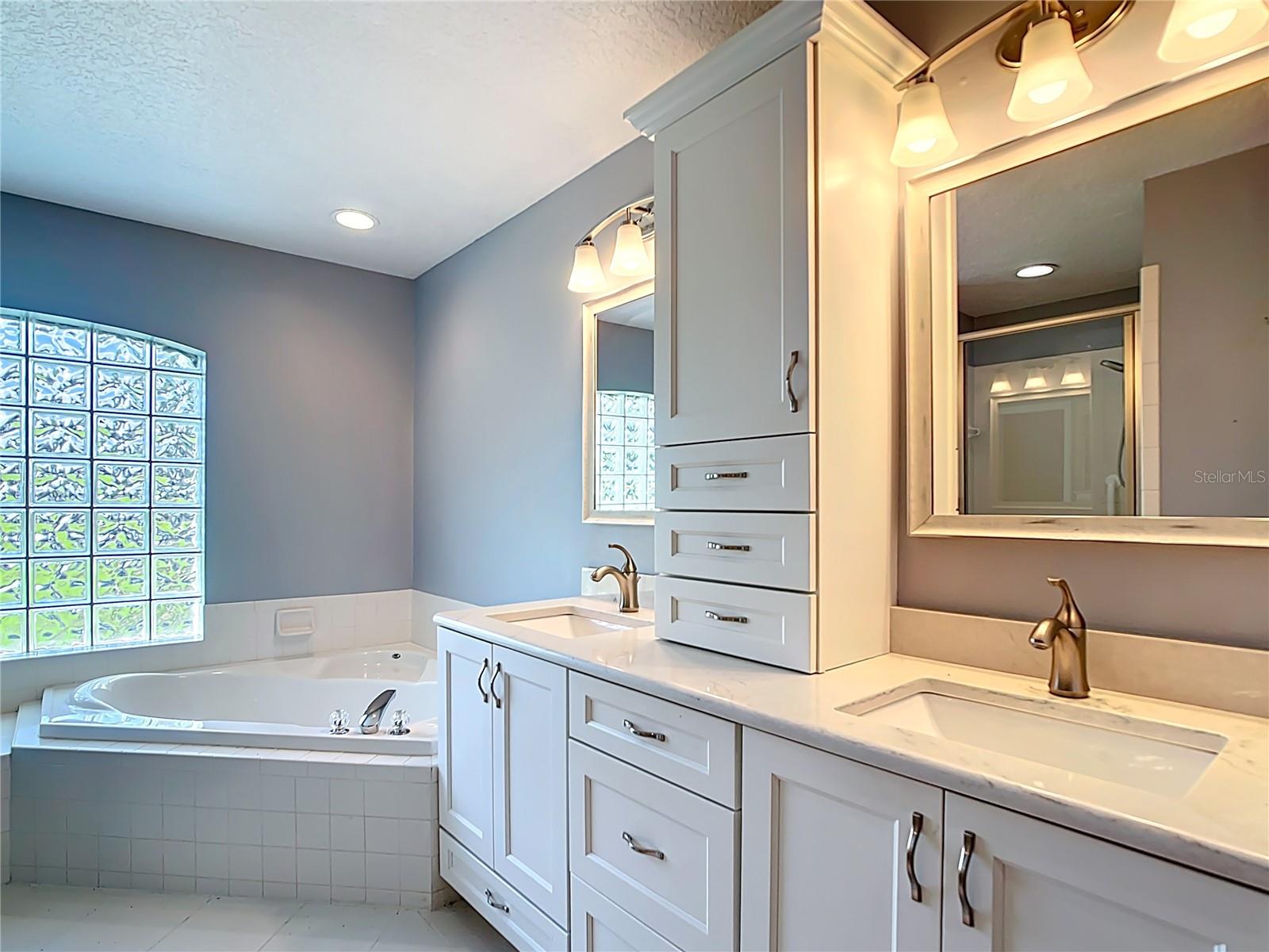 Image 21 of 41 For 5311 Saddleback Court