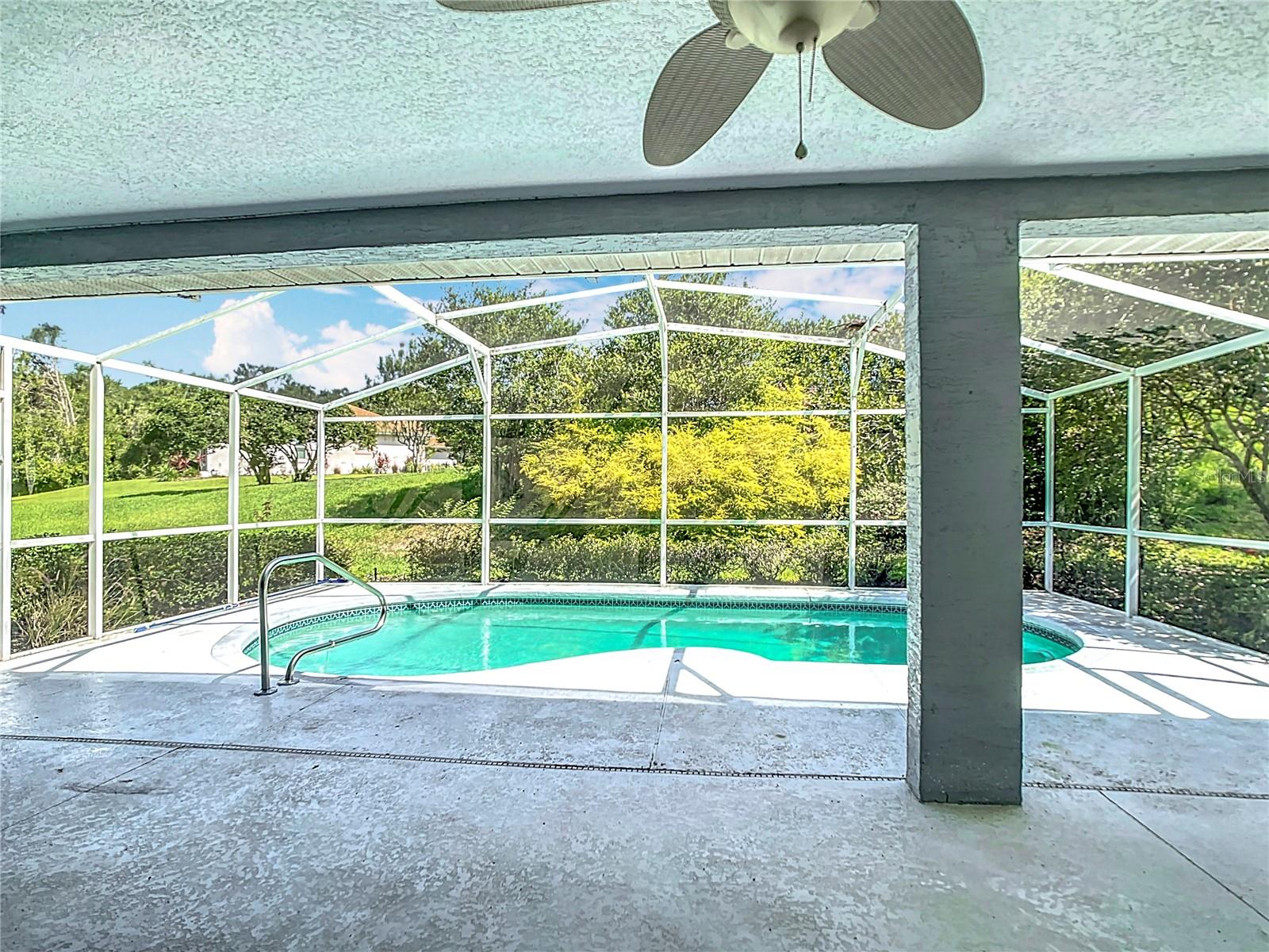 Image 28 of 41 For 5311 Saddleback Court