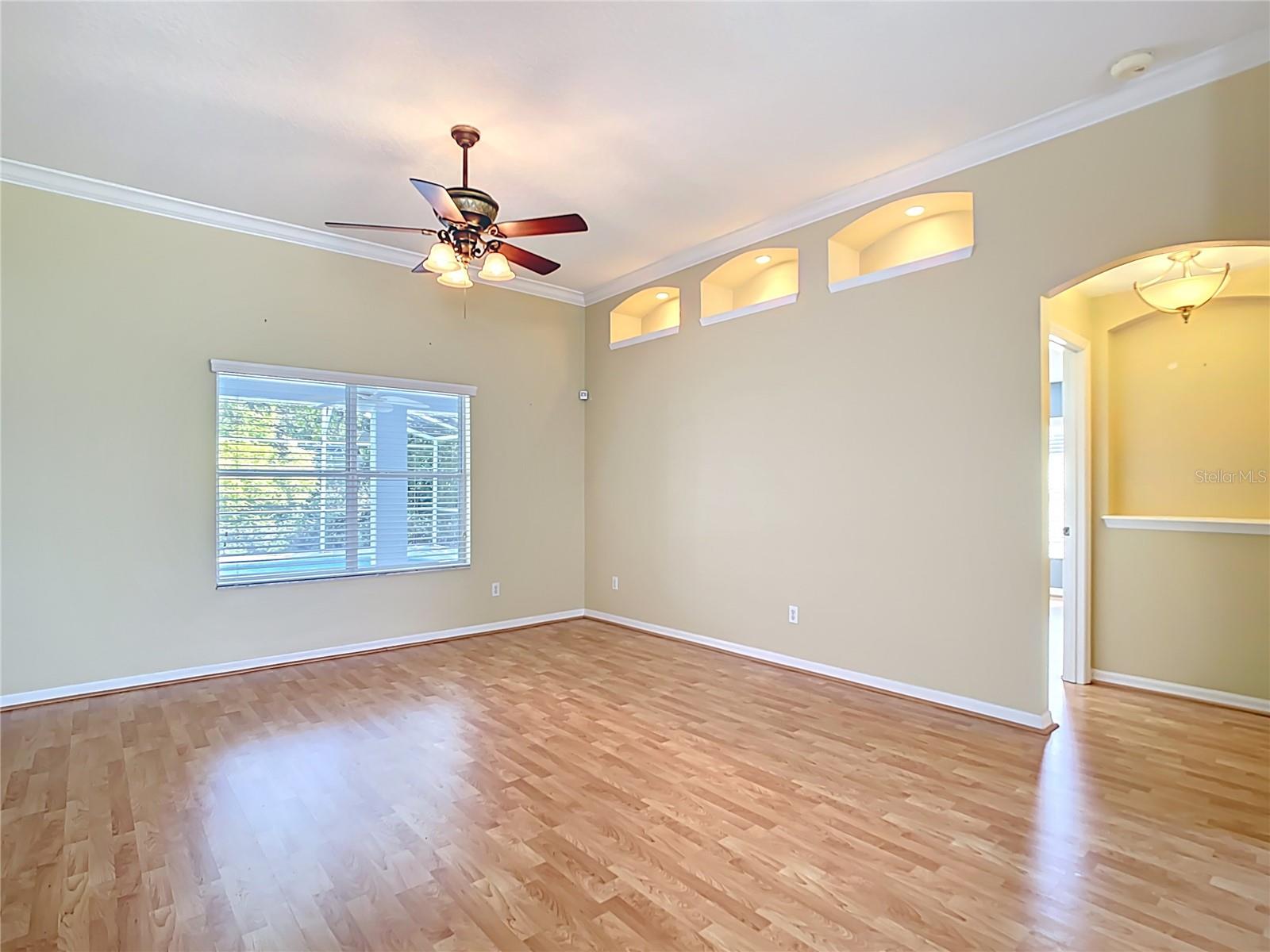 Image 7 of 41 For 5311 Saddleback Court