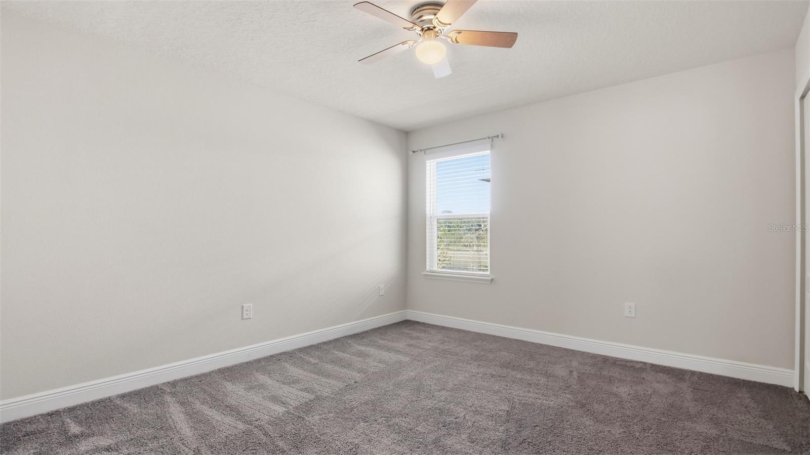 Image 32 of 44 For 17044 Goldcrest Loop