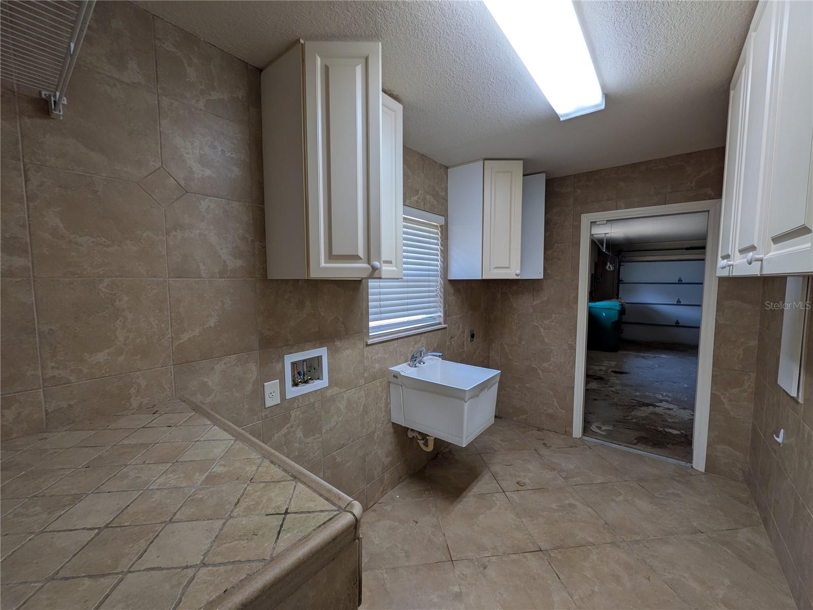 Image 11 of 39 For 141 Angol Street