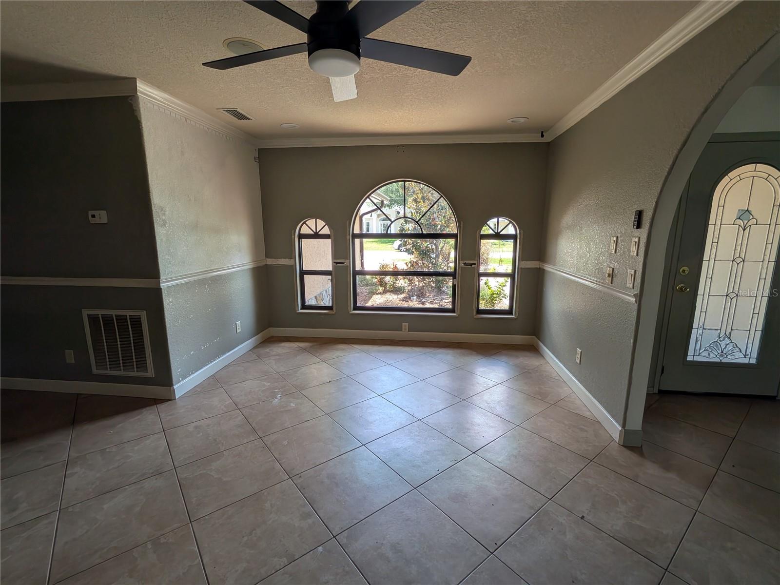 Image 4 of 39 For 141 Angol Street