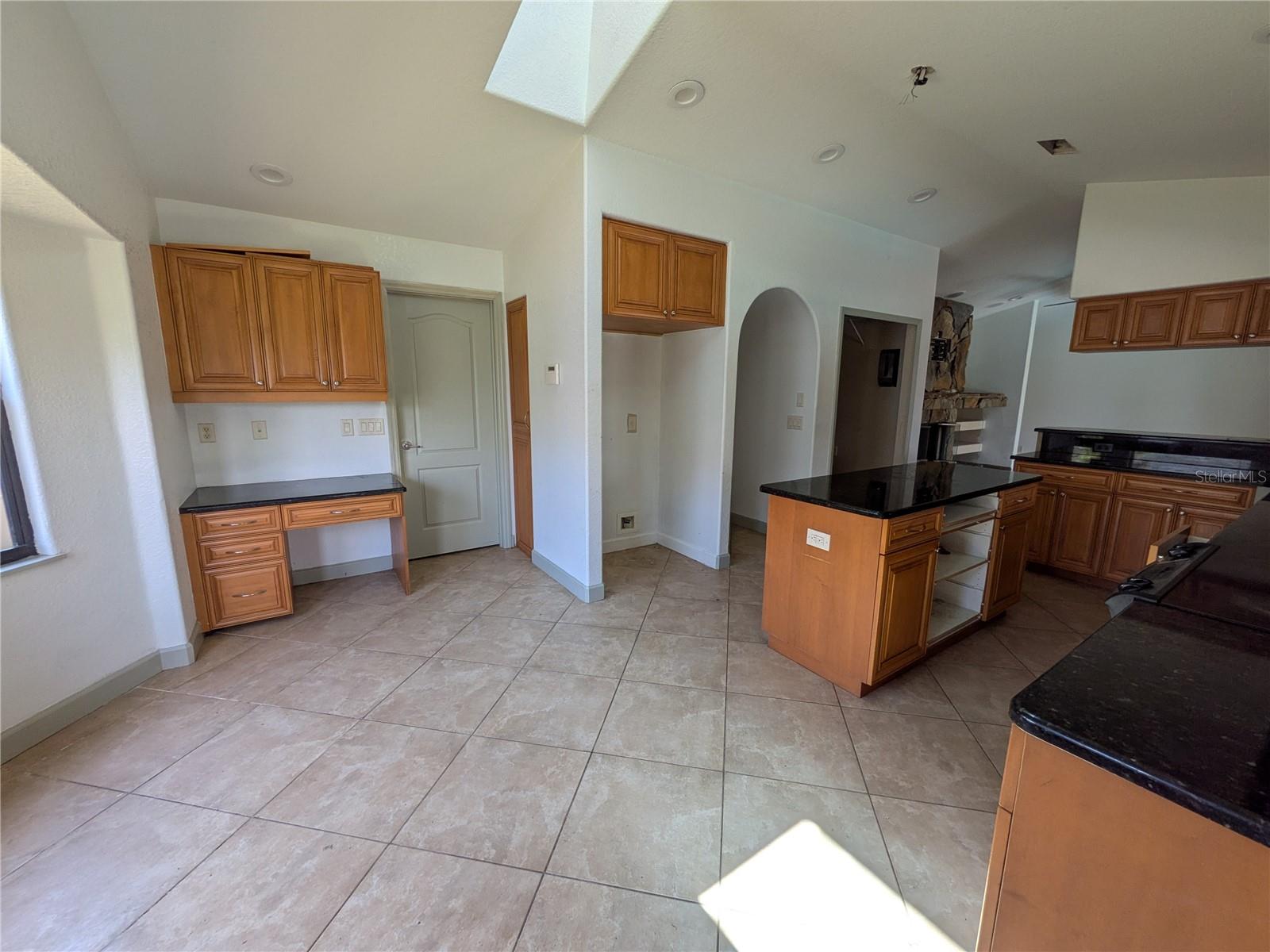 Image 9 of 39 For 141 Angol Street