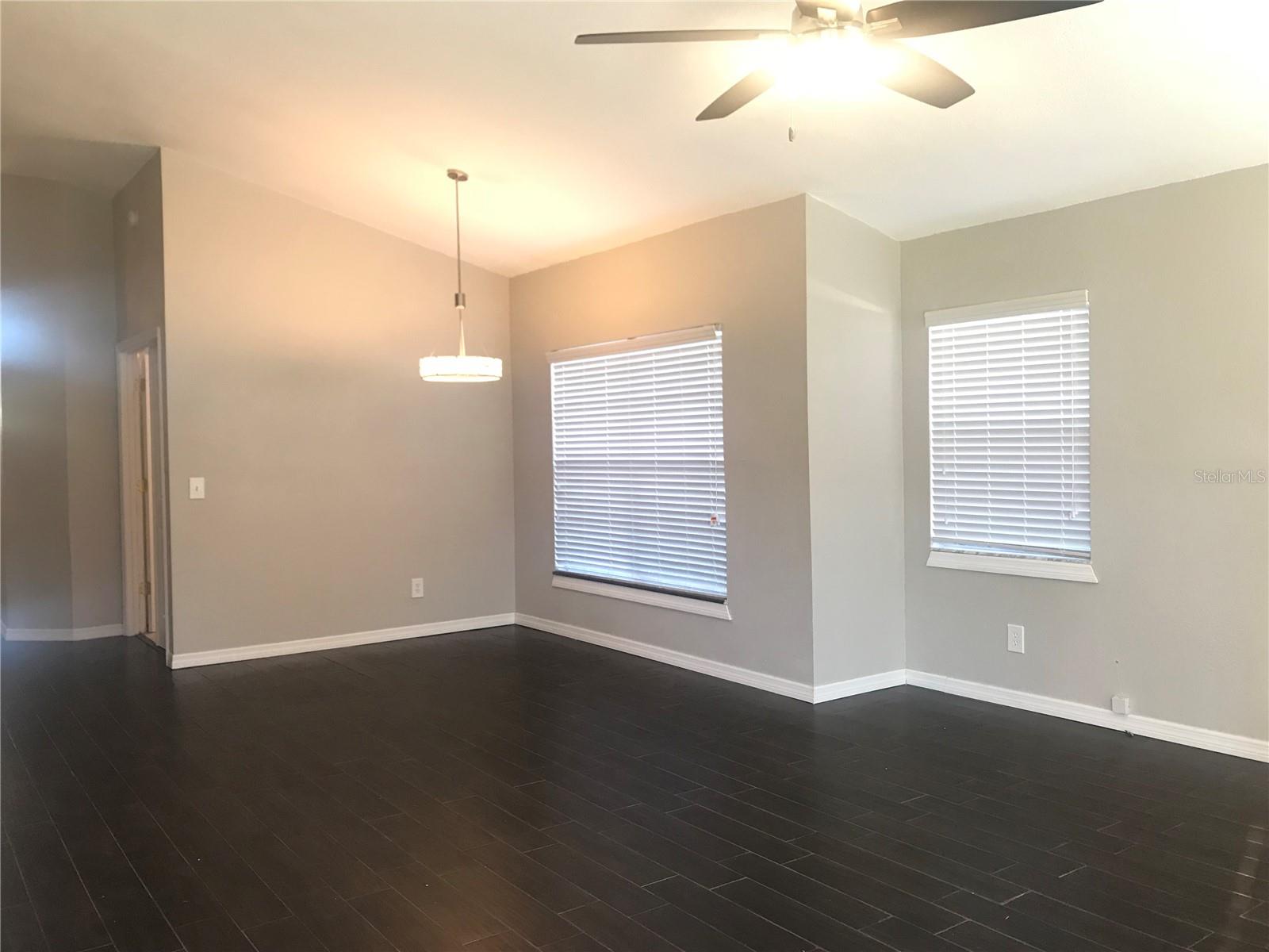 Image 16 of 49 For 10969 Norcross Circle