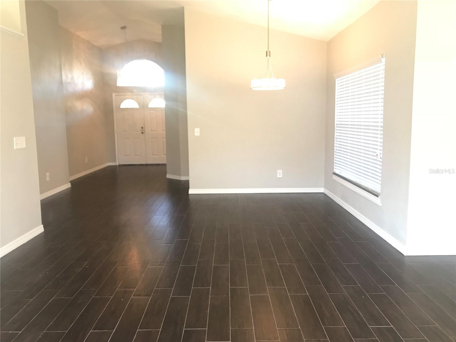 Image 5 of 49 For 10969 Norcross Circle