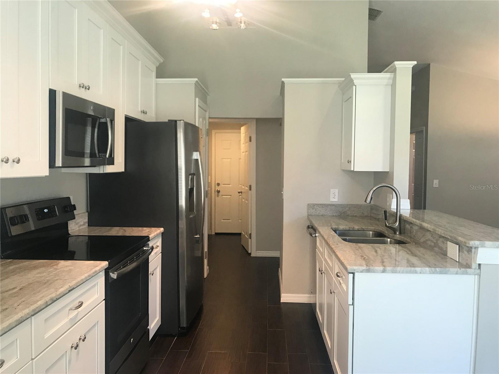 Image 8 of 49 For 10969 Norcross Circle