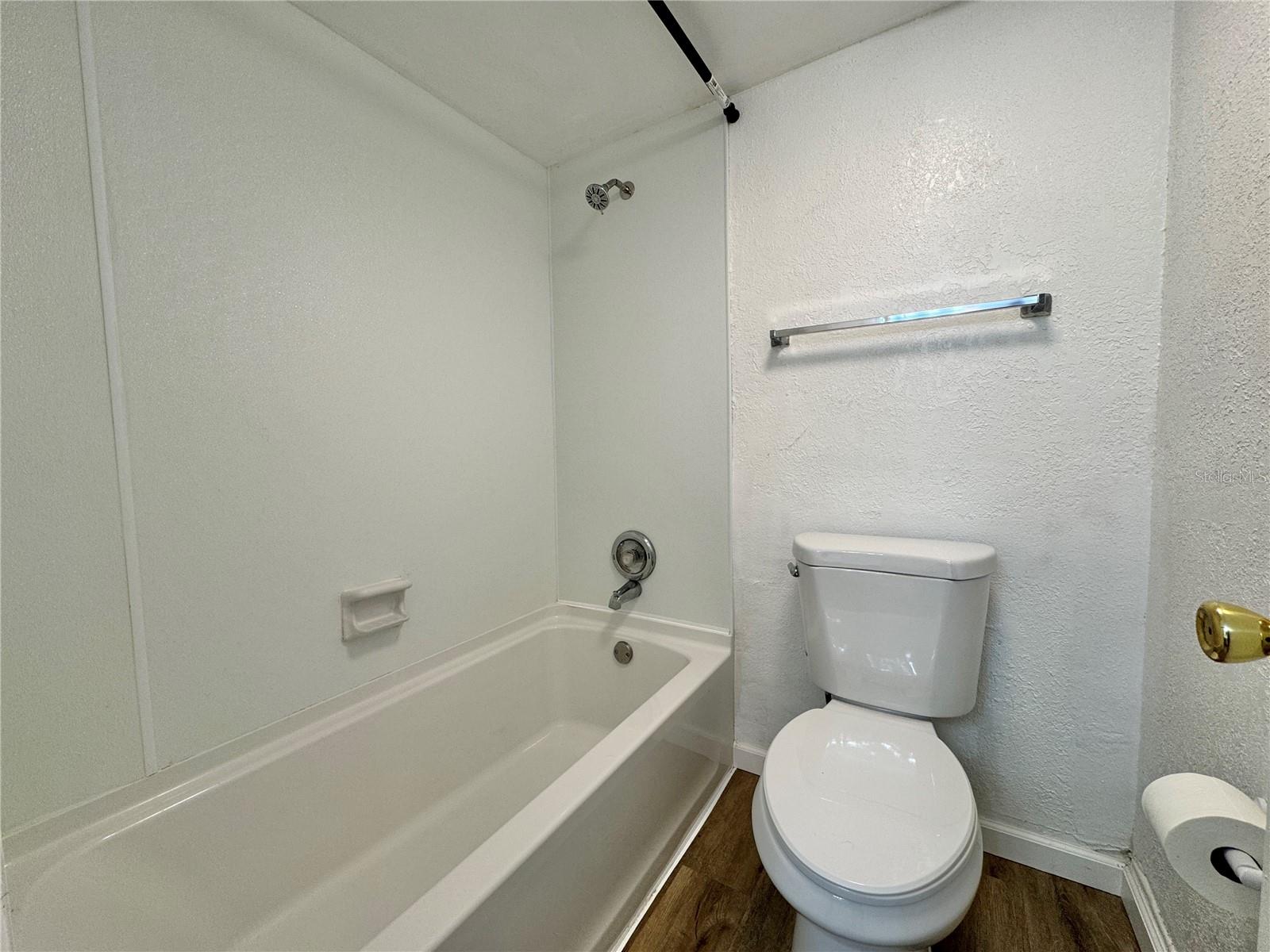 Image 10 of 14 For 551 Flemming Way 101