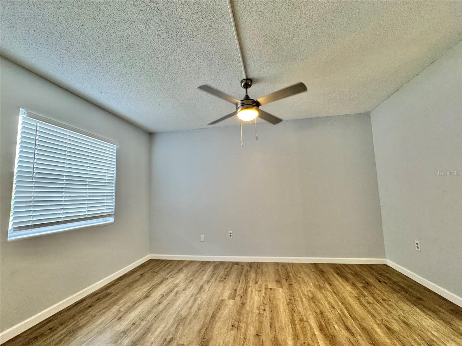 Image 7 of 14 For 551 Flemming Way 101