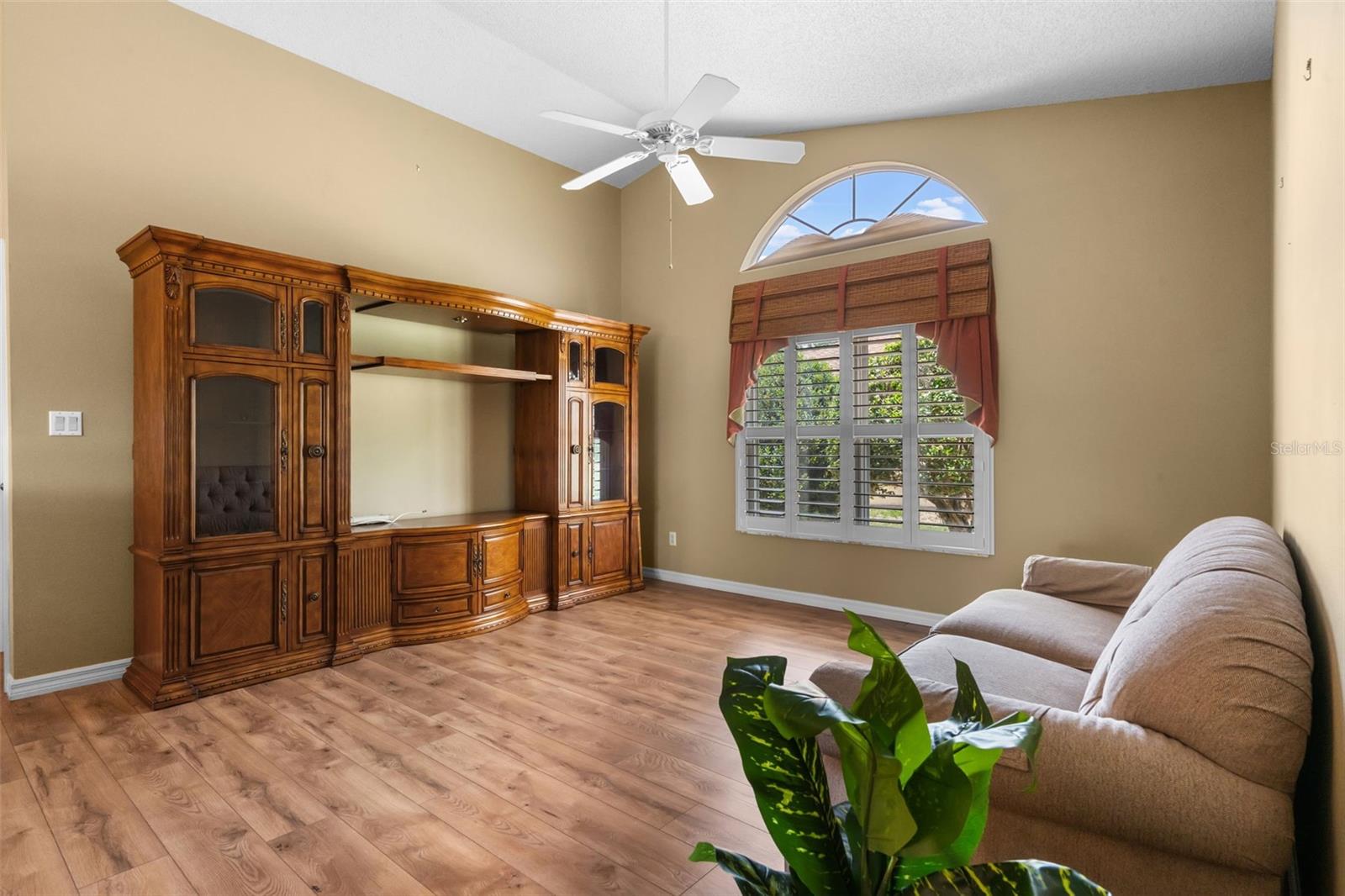 Image 12 of 79 For 4830 Summerbridge Circle