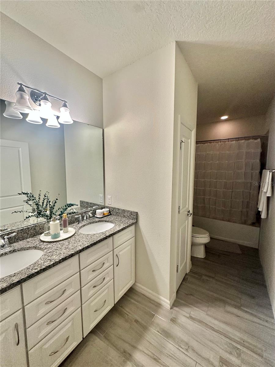 Image 39 of 41 For 14117 Larkspur Lake Drive