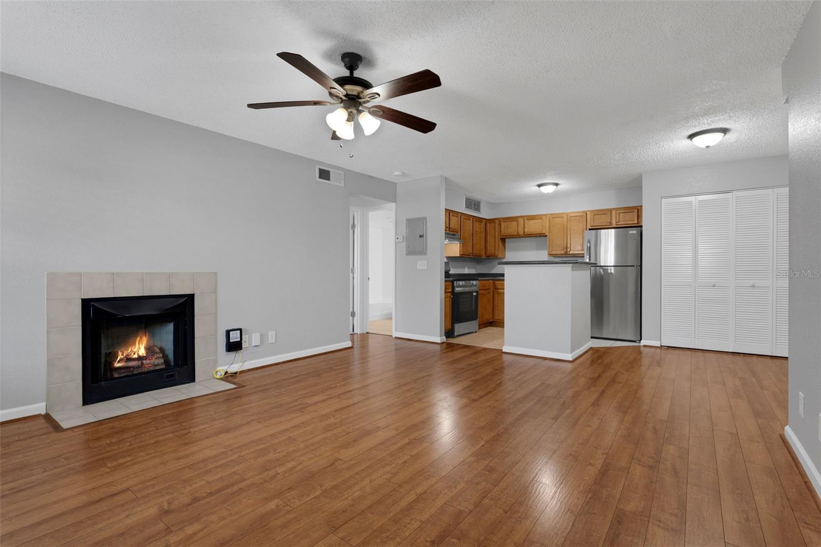 Image 5 of 27 For 351 Lone Hill Drive 206