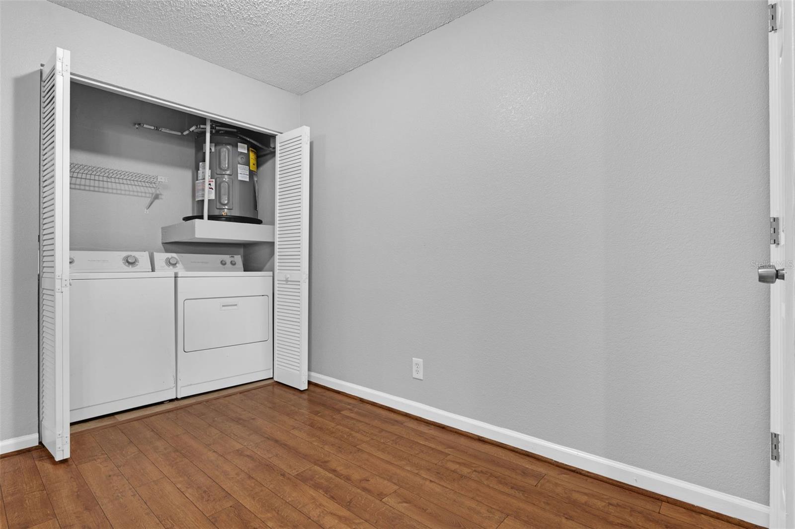 Image 9 of 27 For 351 Lone Hill Drive 206