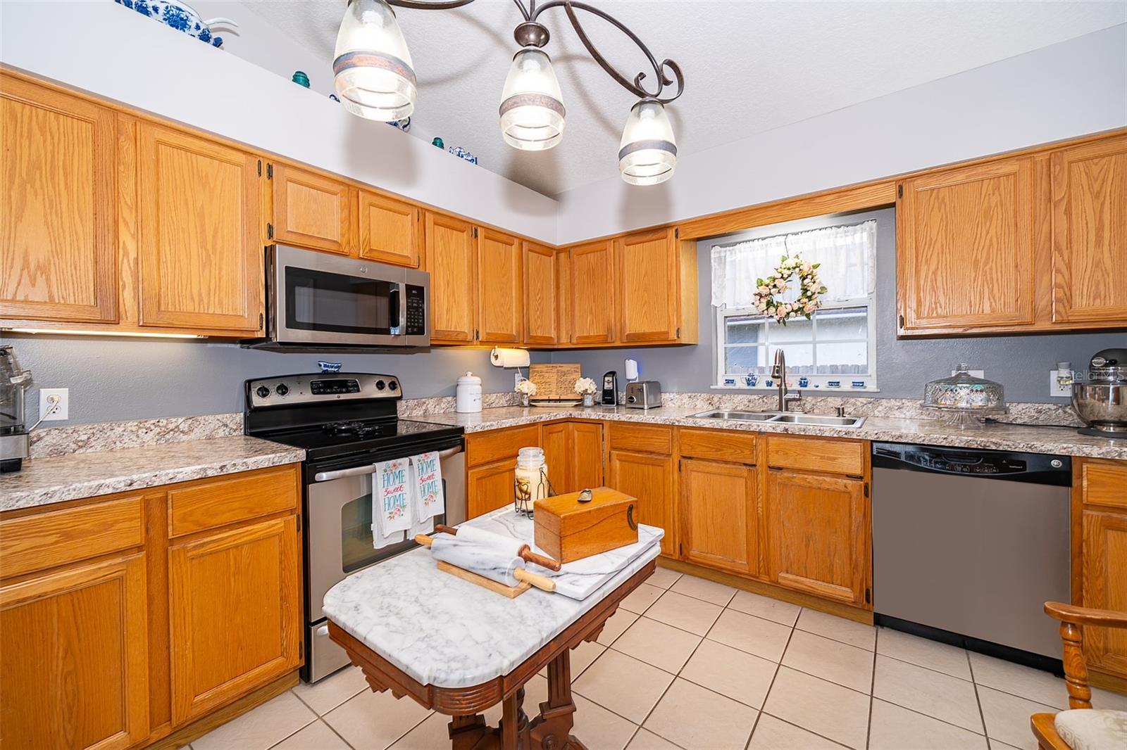 Image 11 of 24 For 39939 Parkinsonia Street