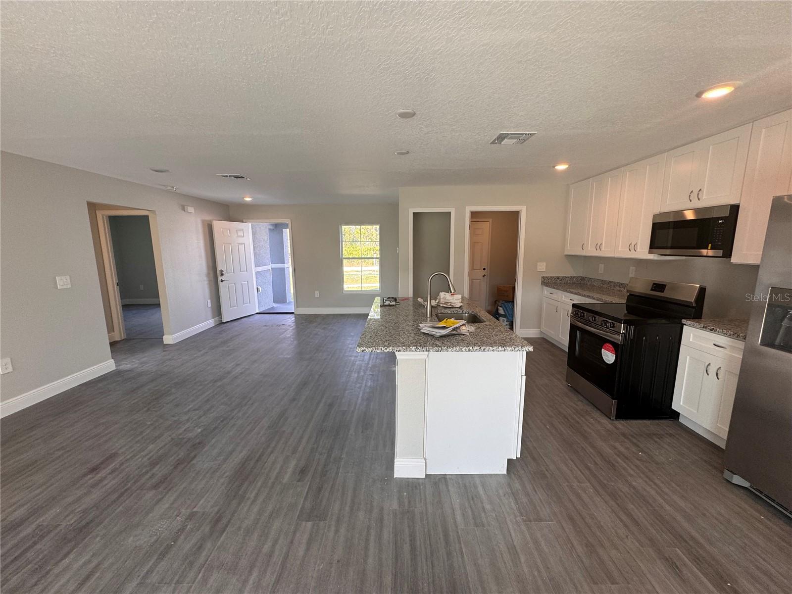 Image 10 of 46 For 7305 Sun N Lake Boulevard