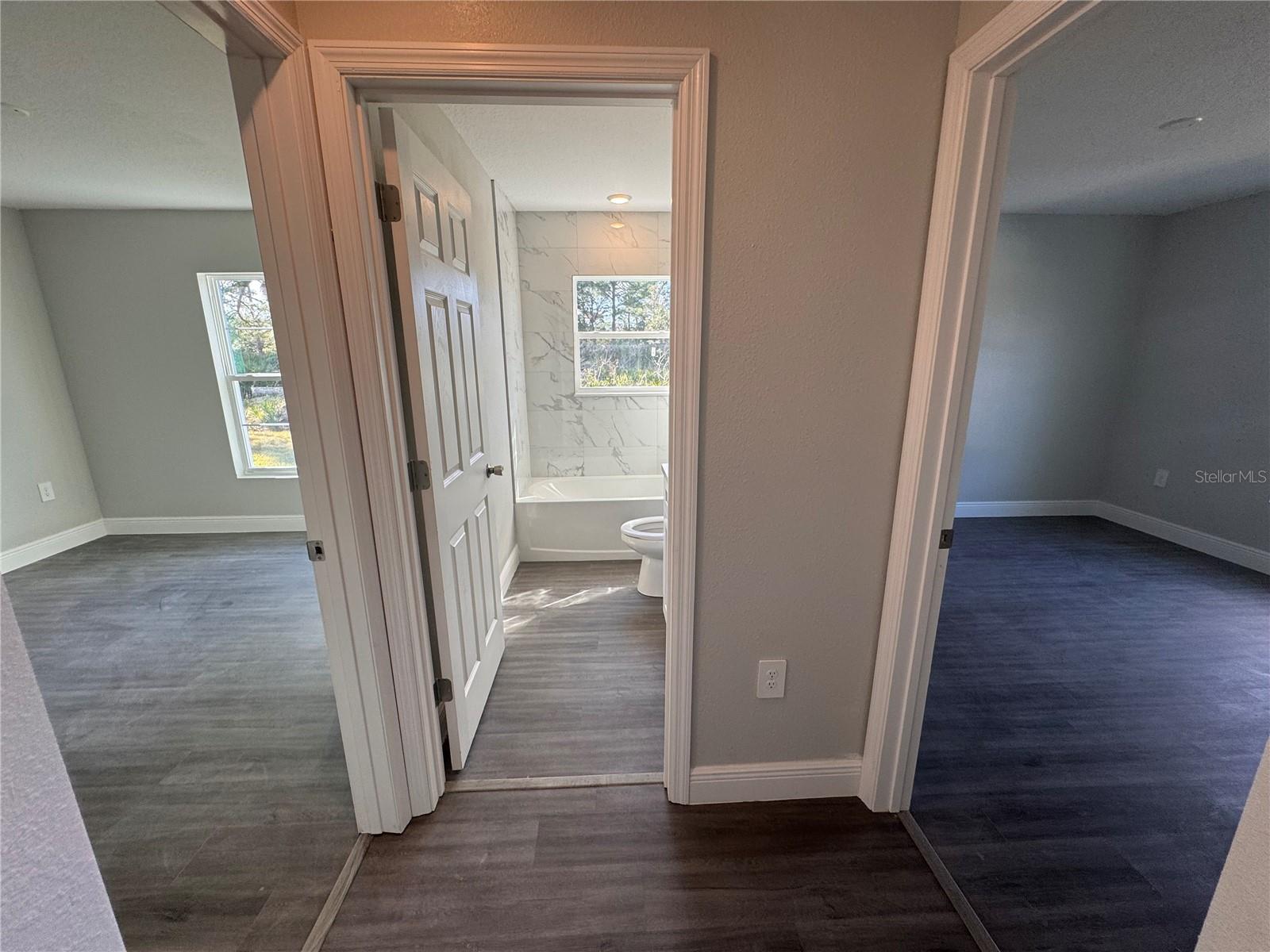 Image 11 of 46 For 7305 Sun N Lake Boulevard