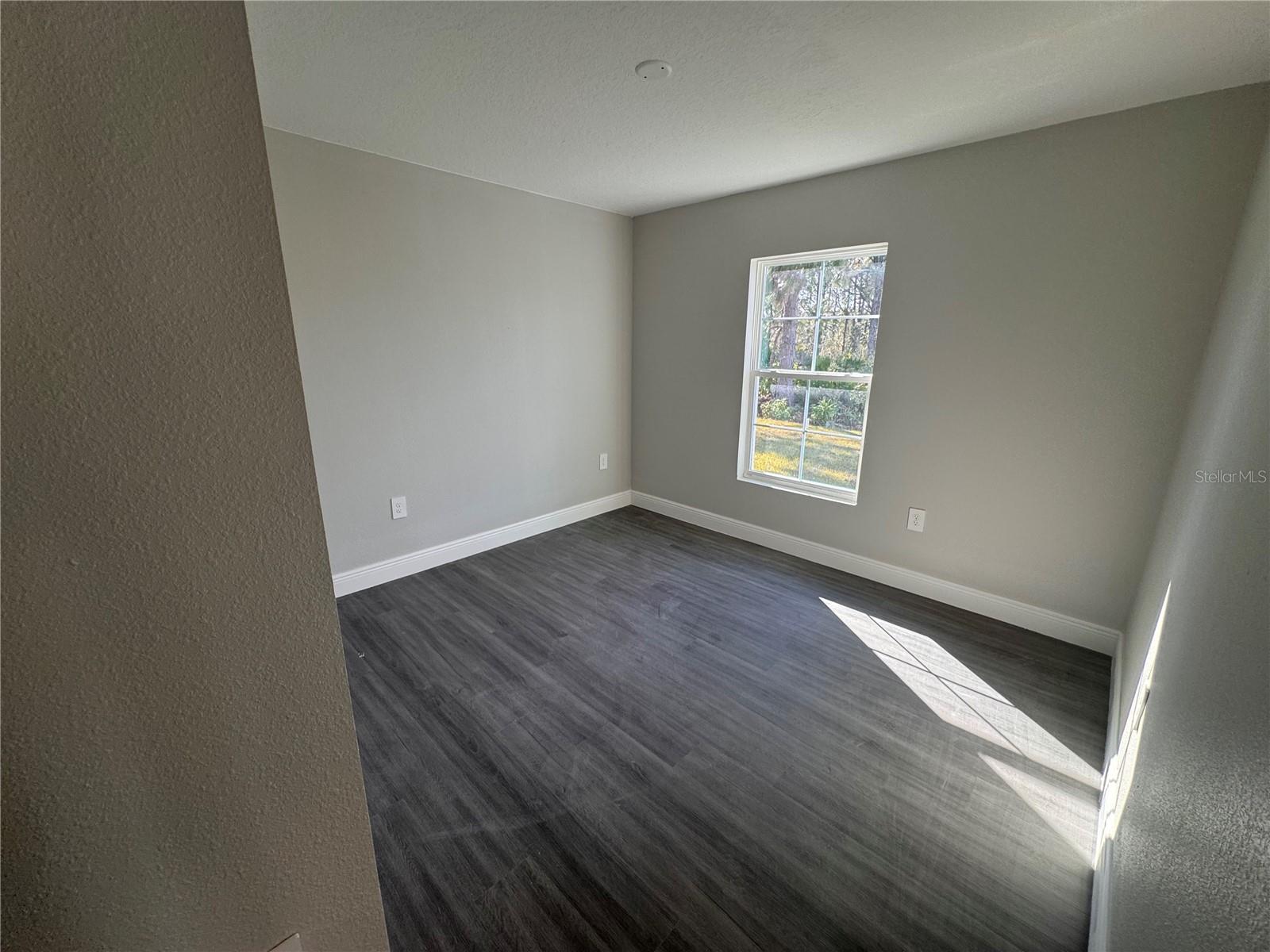 Image 16 of 46 For 7305 Sun N Lake Boulevard