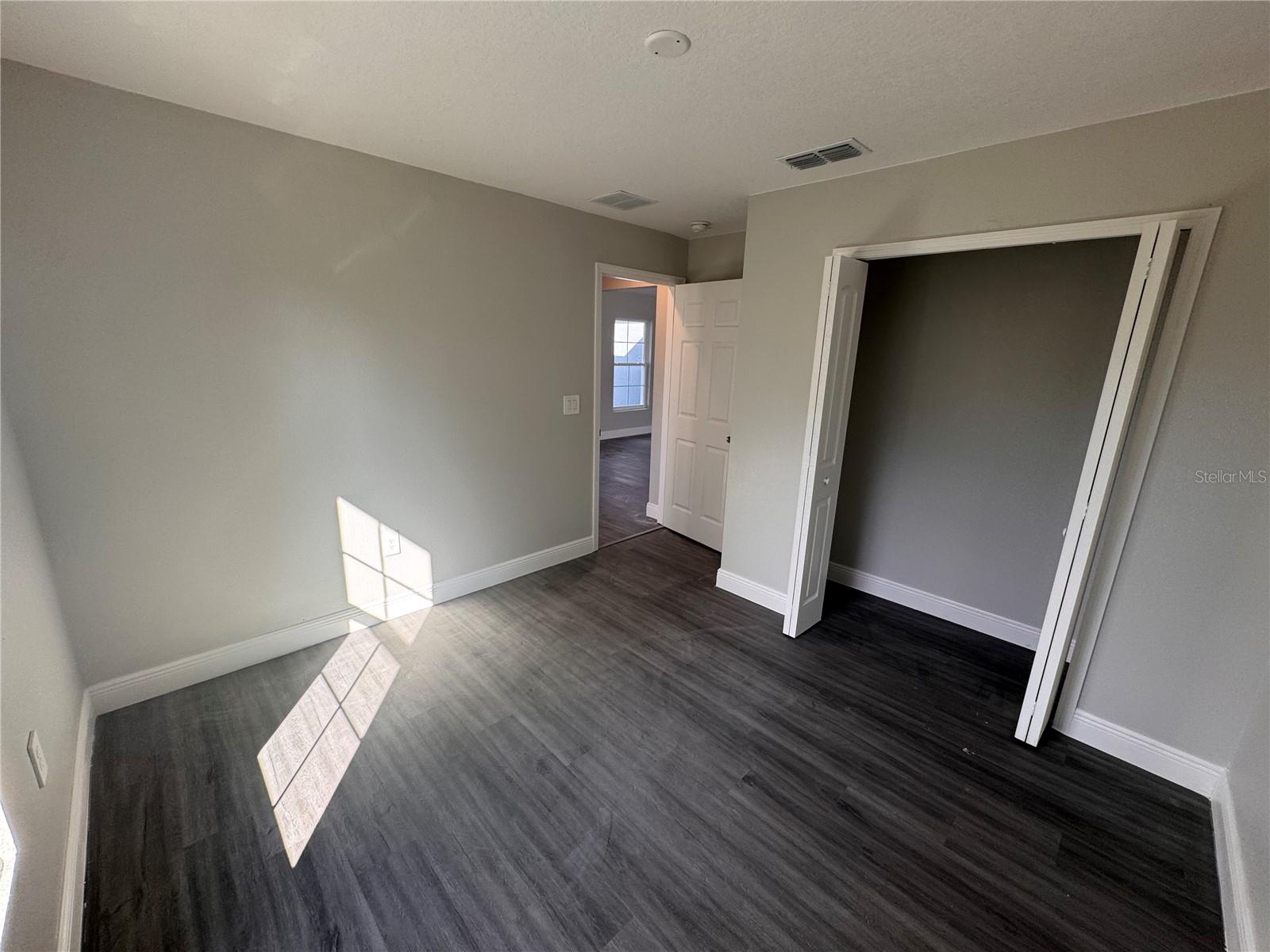 Image 19 of 46 For 7305 Sun N Lake Boulevard