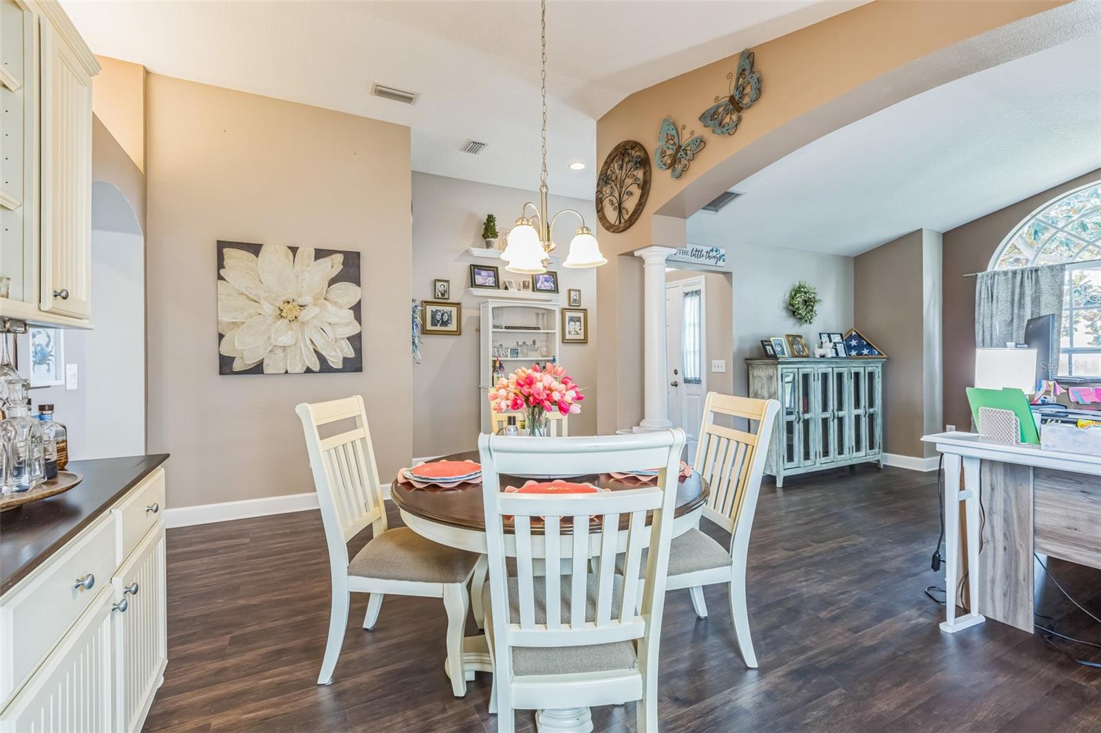Image 18 of 40 For 6935 Runner Oak Drive