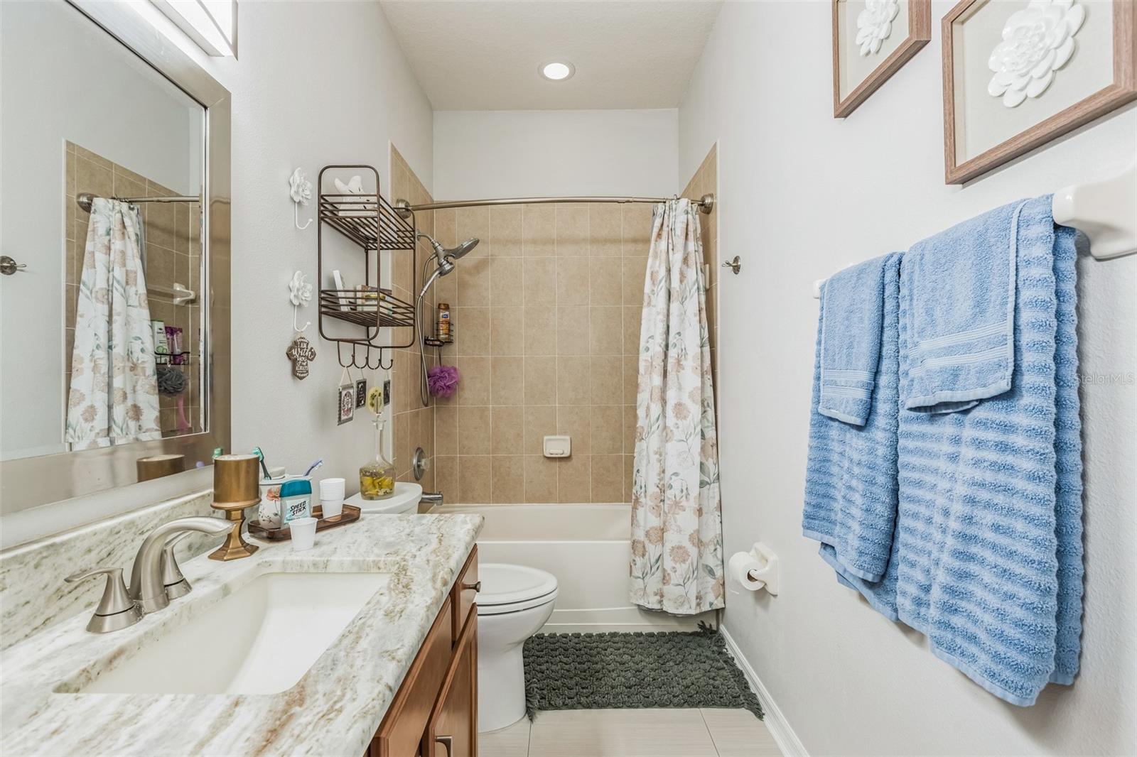 Image 33 of 40 For 6935 Runner Oak Drive