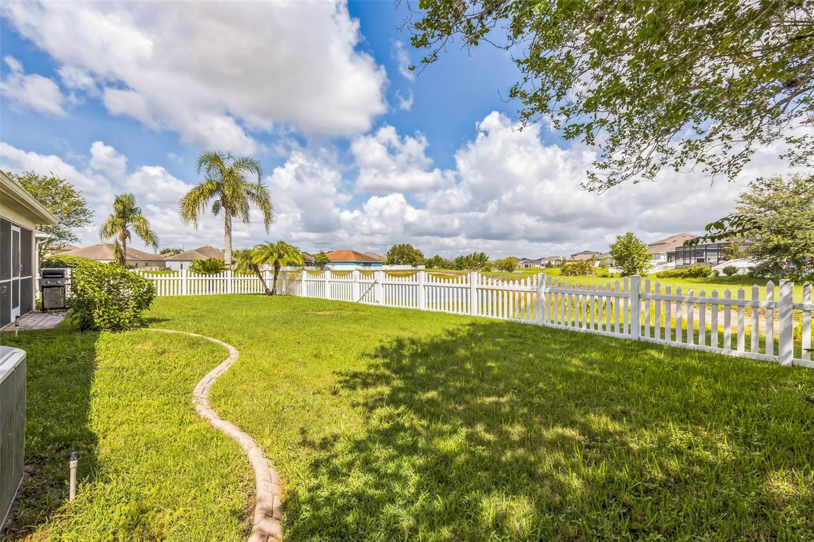Image 39 of 40 For 6935 Runner Oak Drive