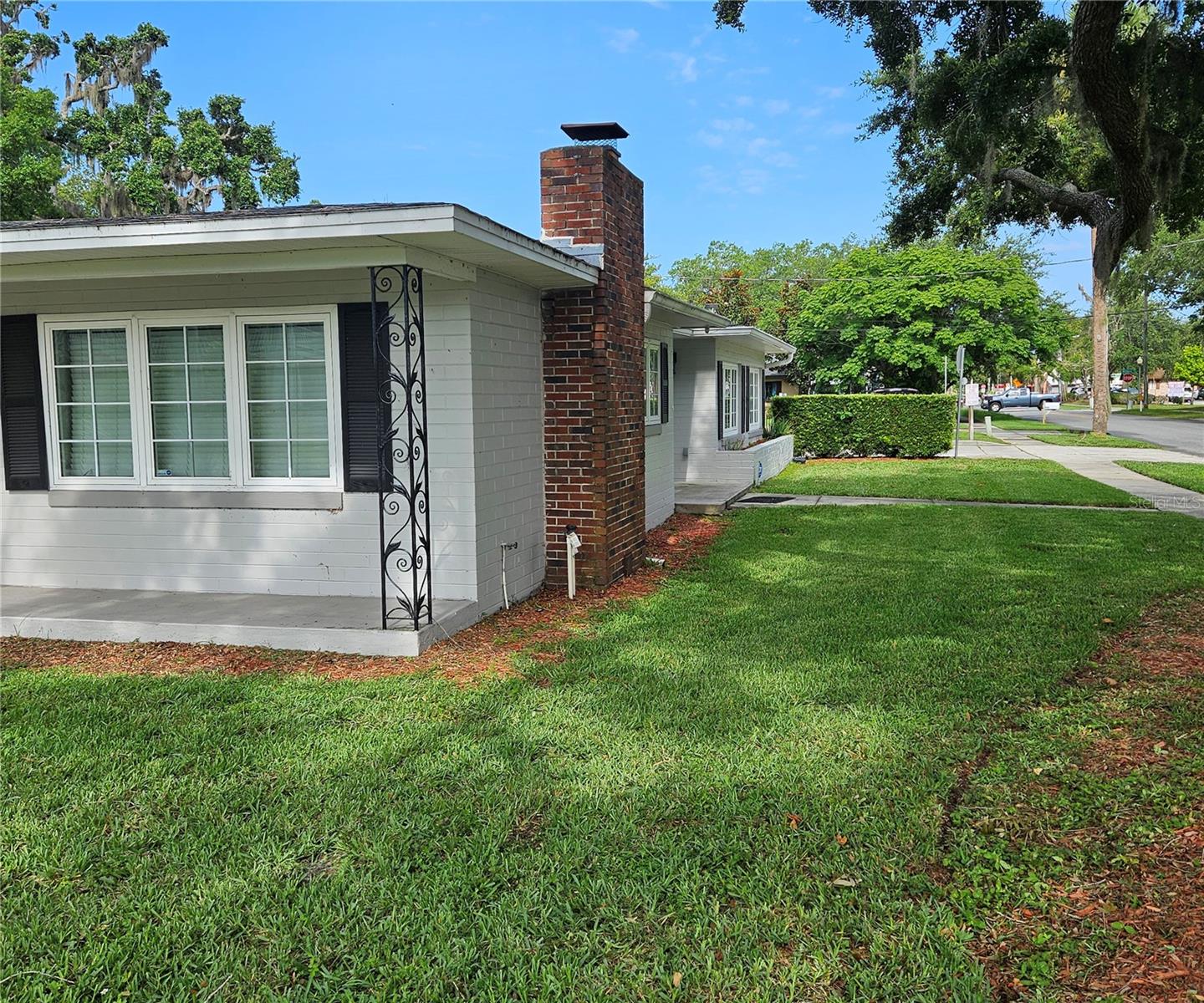 Image 4 of 17 For 104 Clyde Avenue