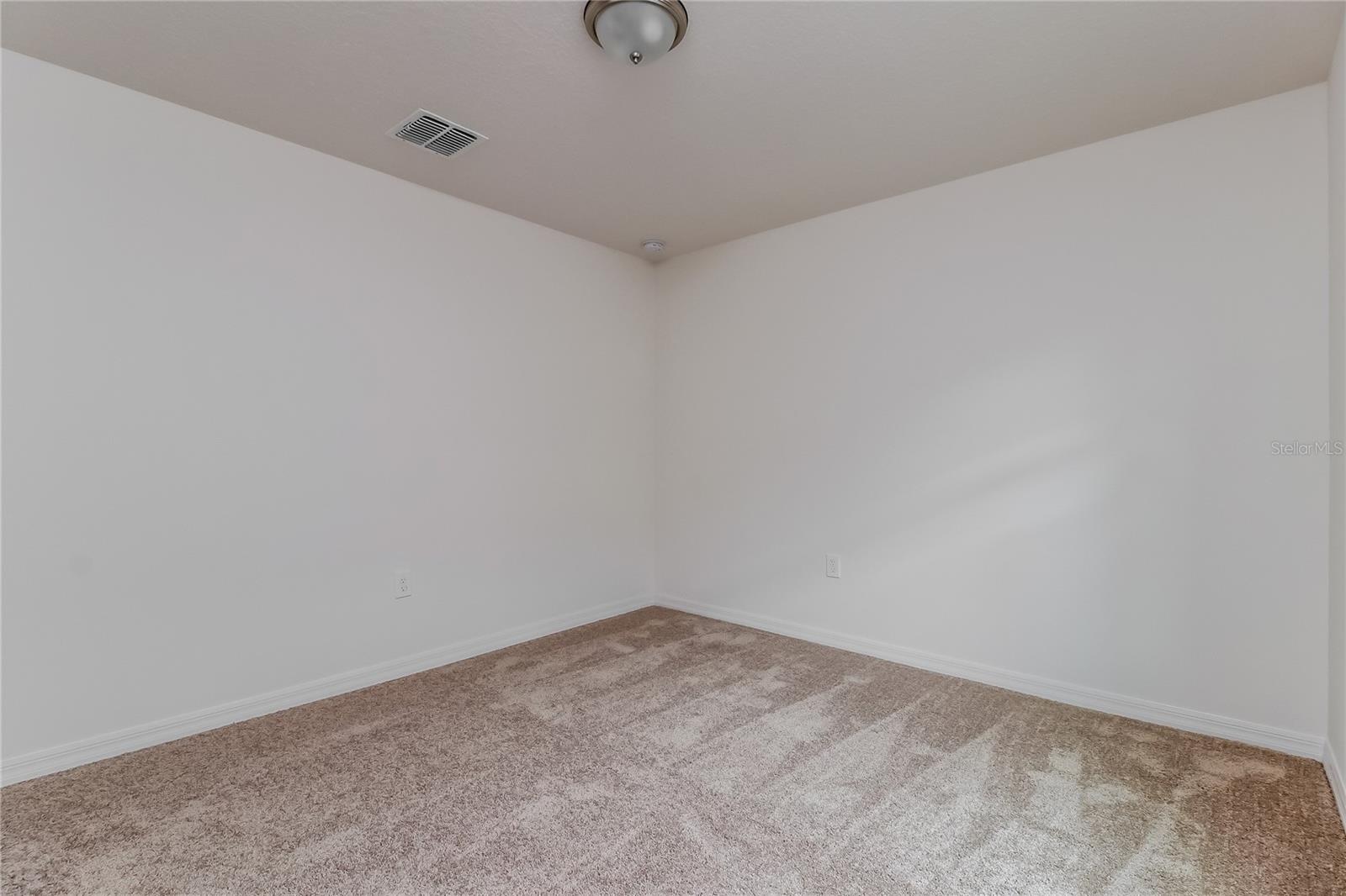 Image 10 of 16 For 2136 Peyto Way