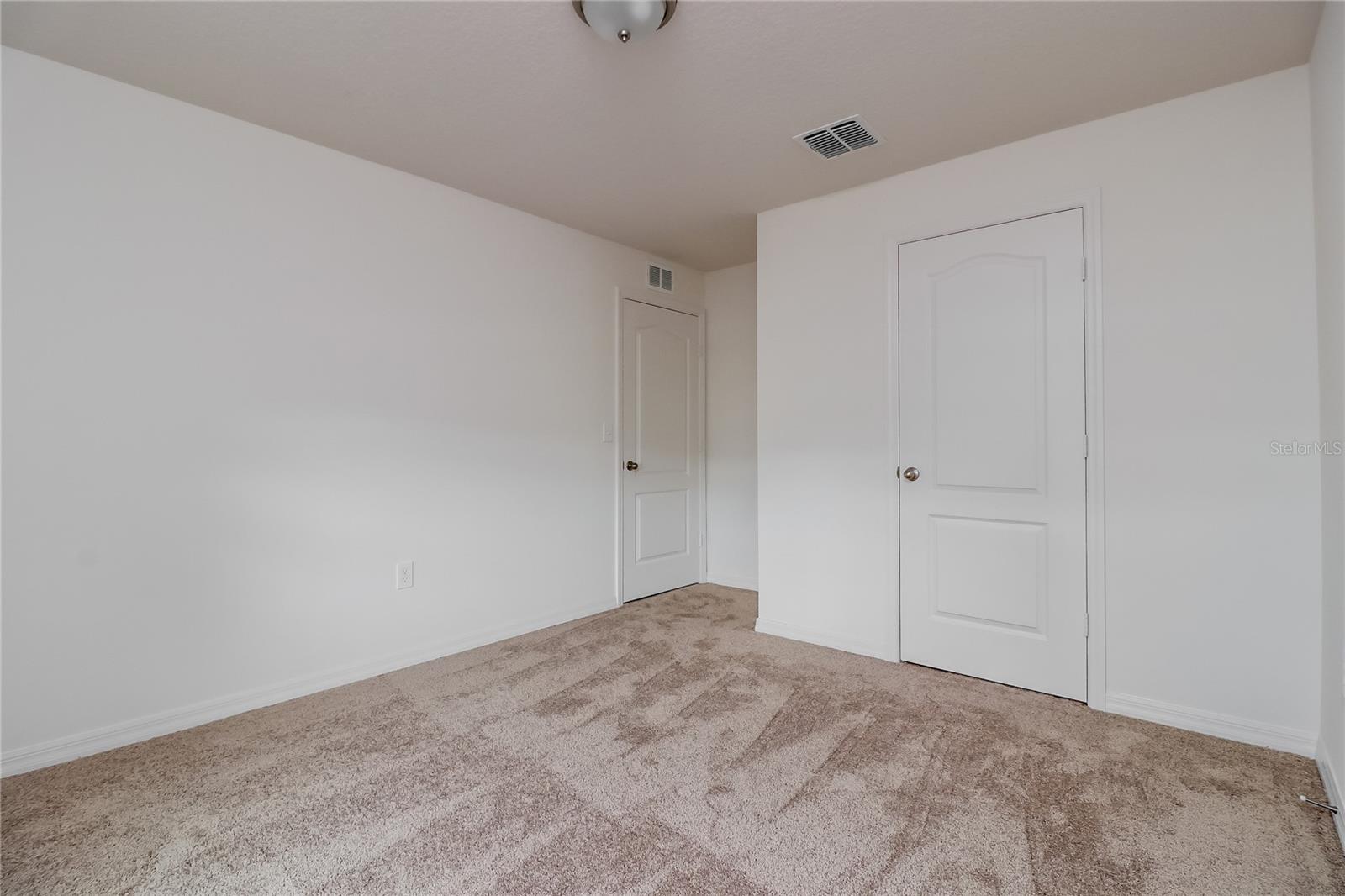 Image 12 of 16 For 2136 Peyto Way