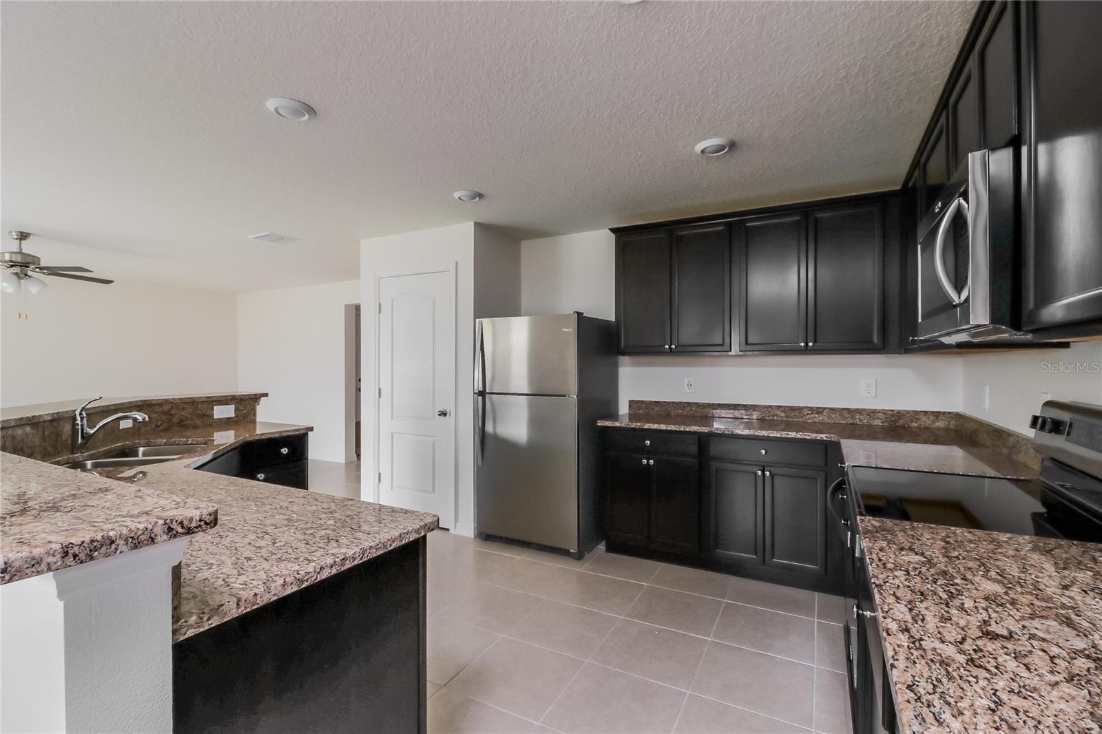 Image 5 of 16 For 2136 Peyto Way