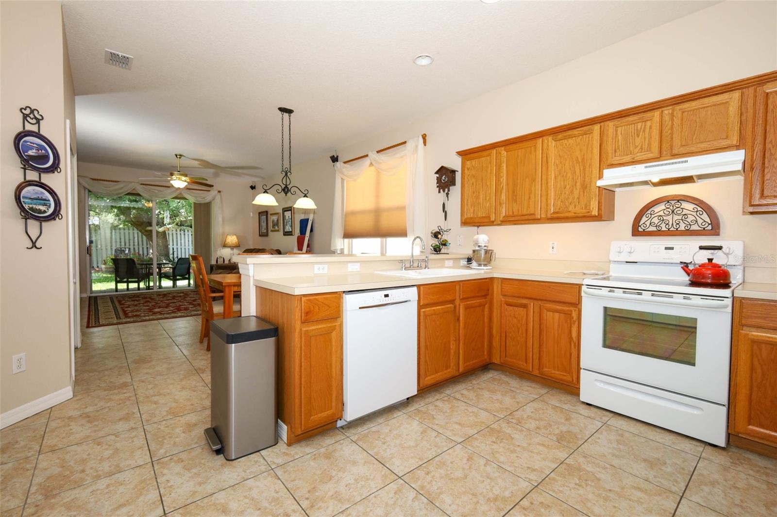 Image 13 of 52 For 4954 Alavista Drive
