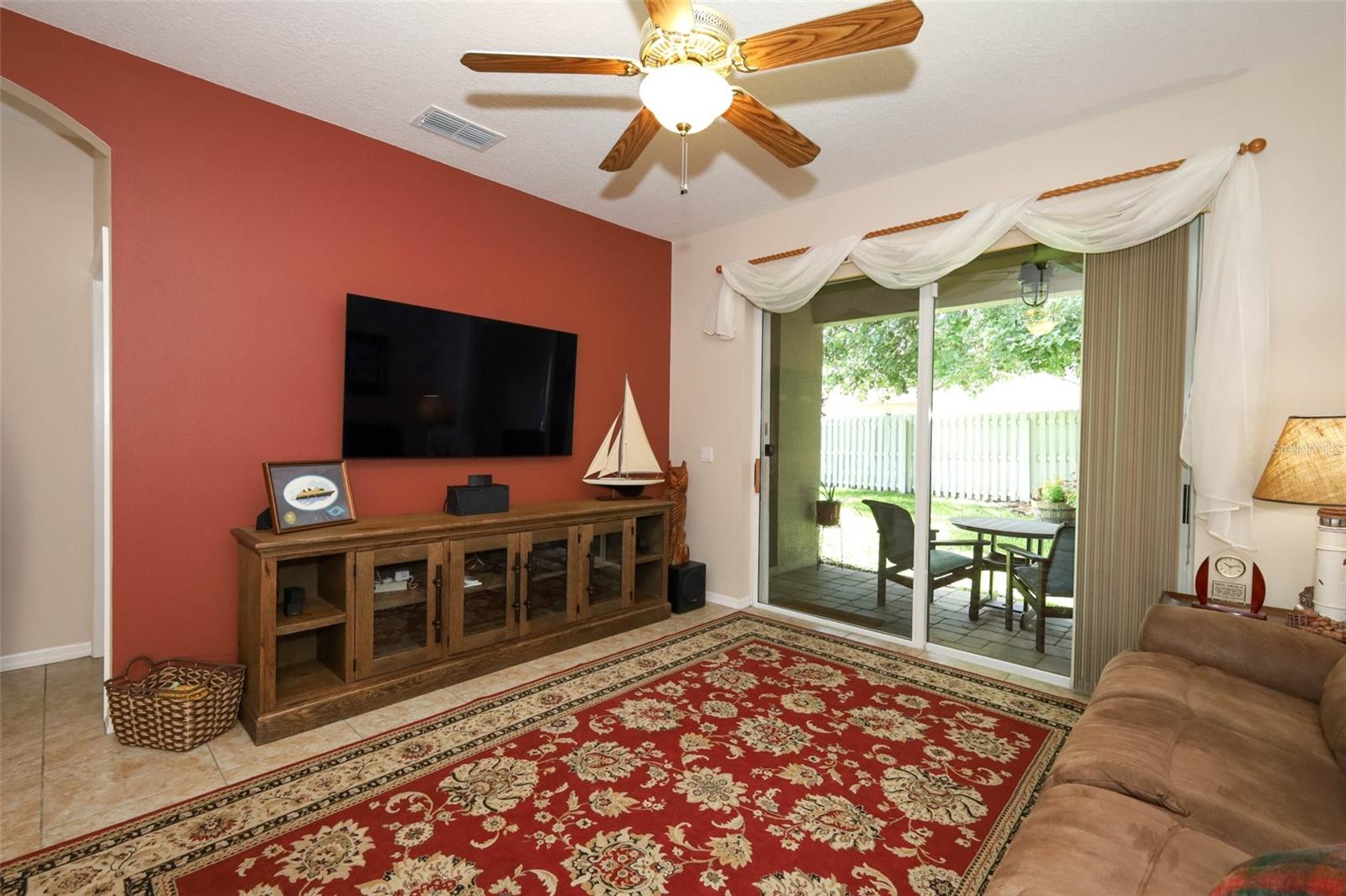 Image 17 of 52 For 4954 Alavista Drive