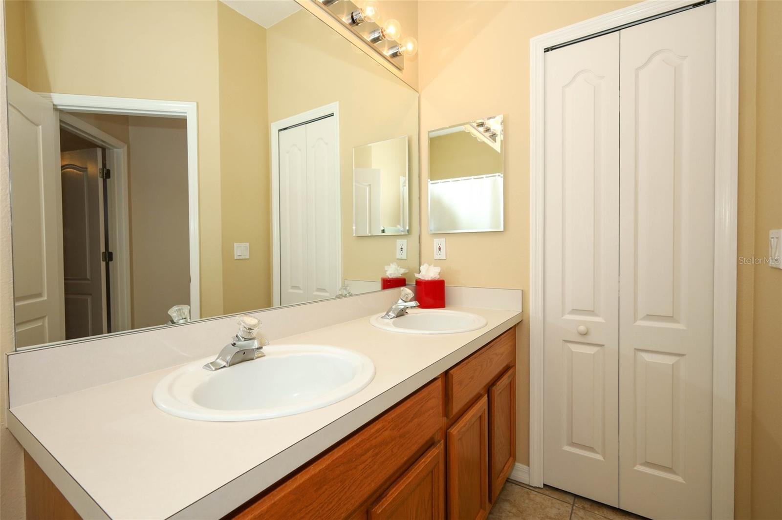 Image 32 of 52 For 4954 Alavista Drive