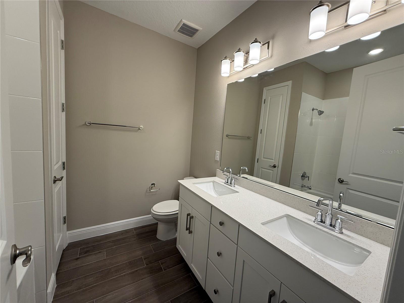Image 11 of 17 For 368 Birkdale Drive