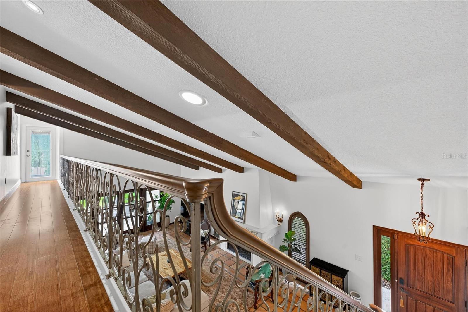 Image 15 of 72 For 830 Oak Street