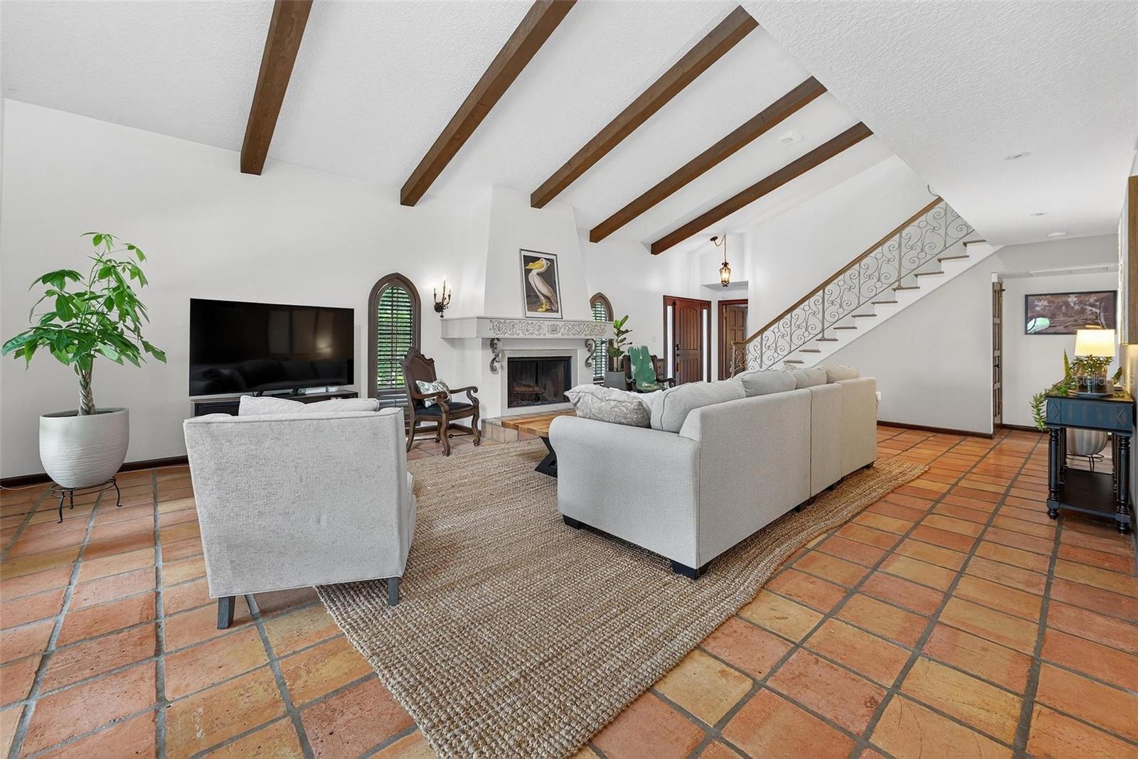 Image 21 of 72 For 830 Oak Street