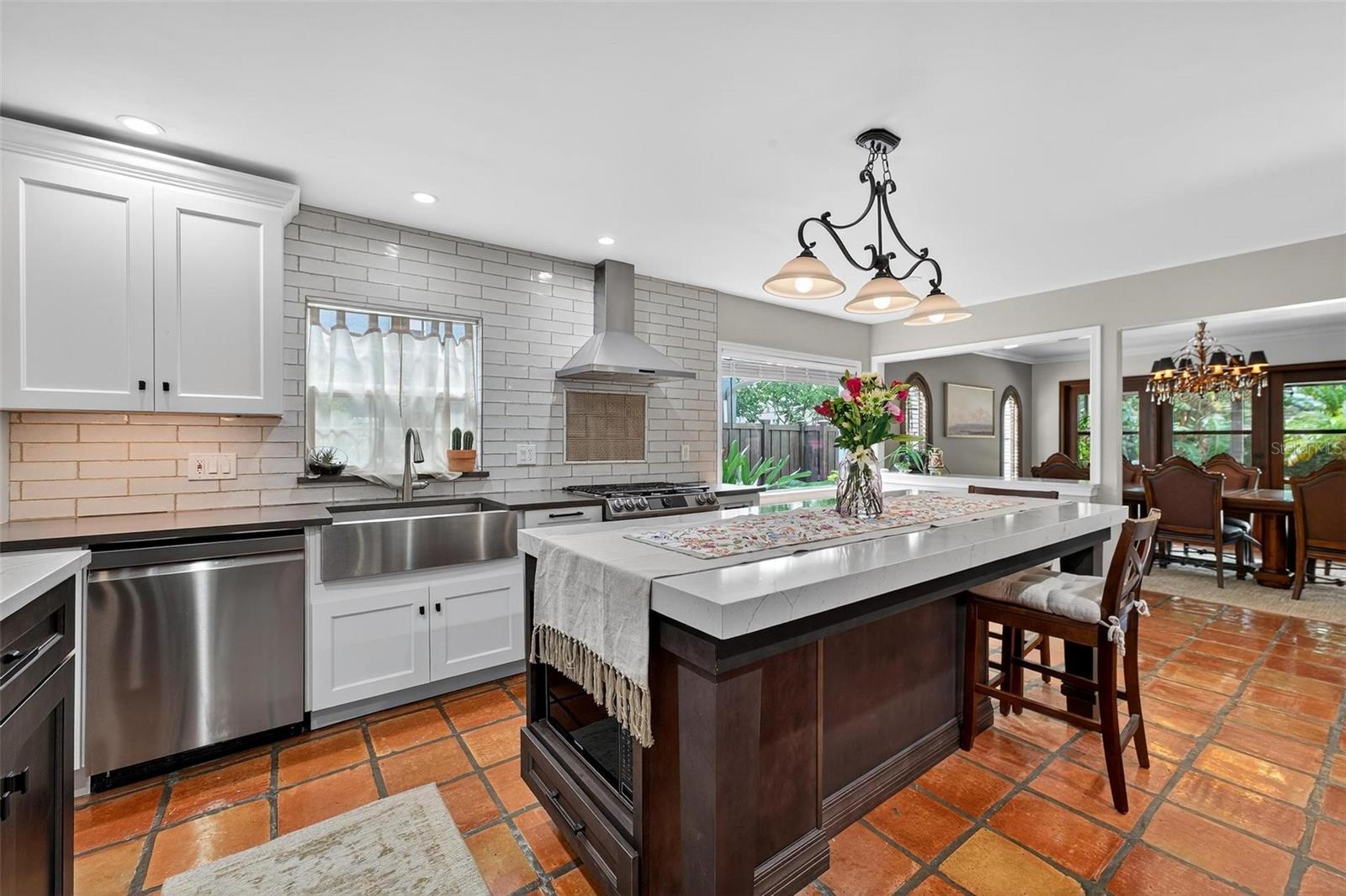 Image 36 of 72 For 830 Oak Street