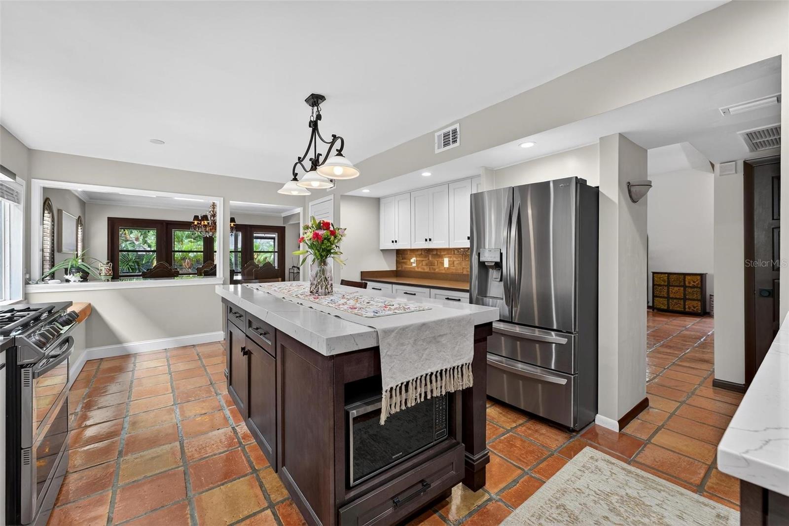 Image 38 of 72 For 830 Oak Street