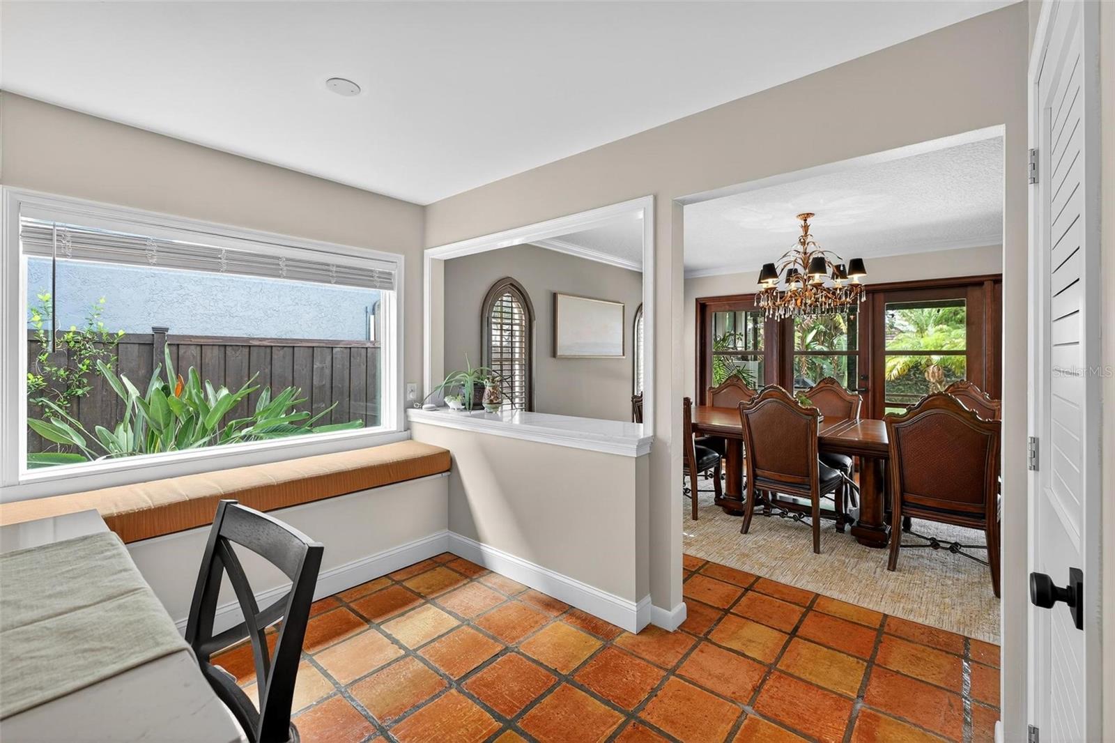 Image 42 of 72 For 830 Oak Street