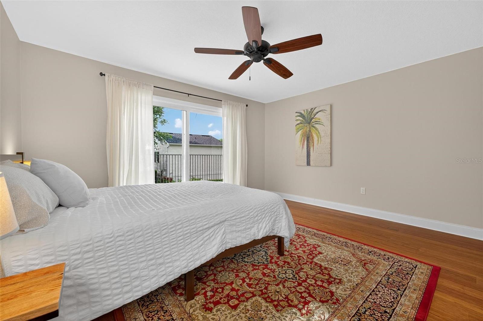 Image 7 of 72 For 830 Oak Street
